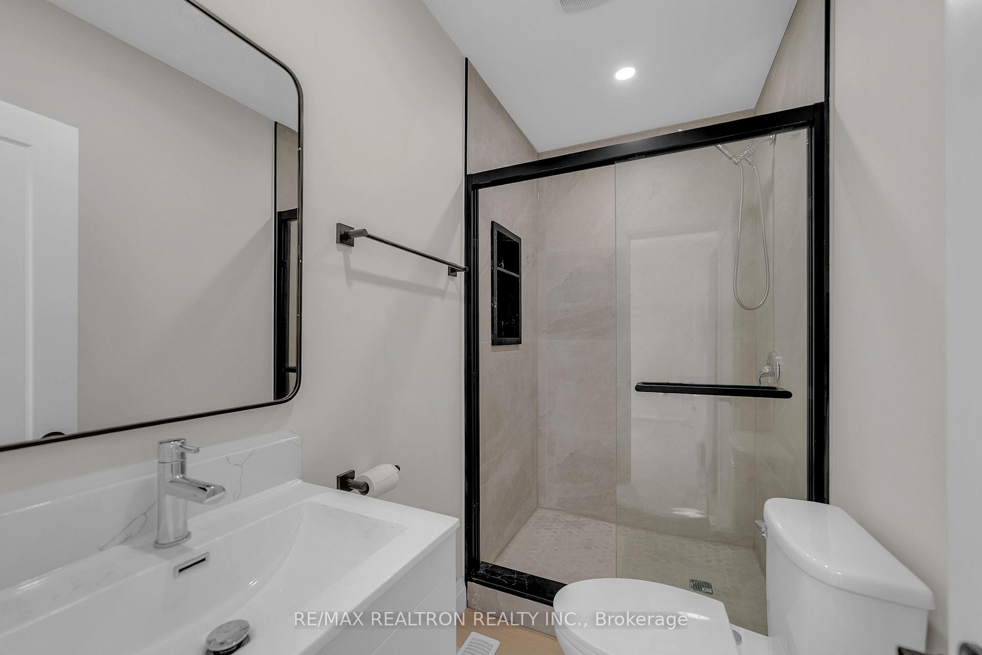 Photo 18 of 53 Twenty Fourth Street, Etobicoke, Long Branch — HOMEH
