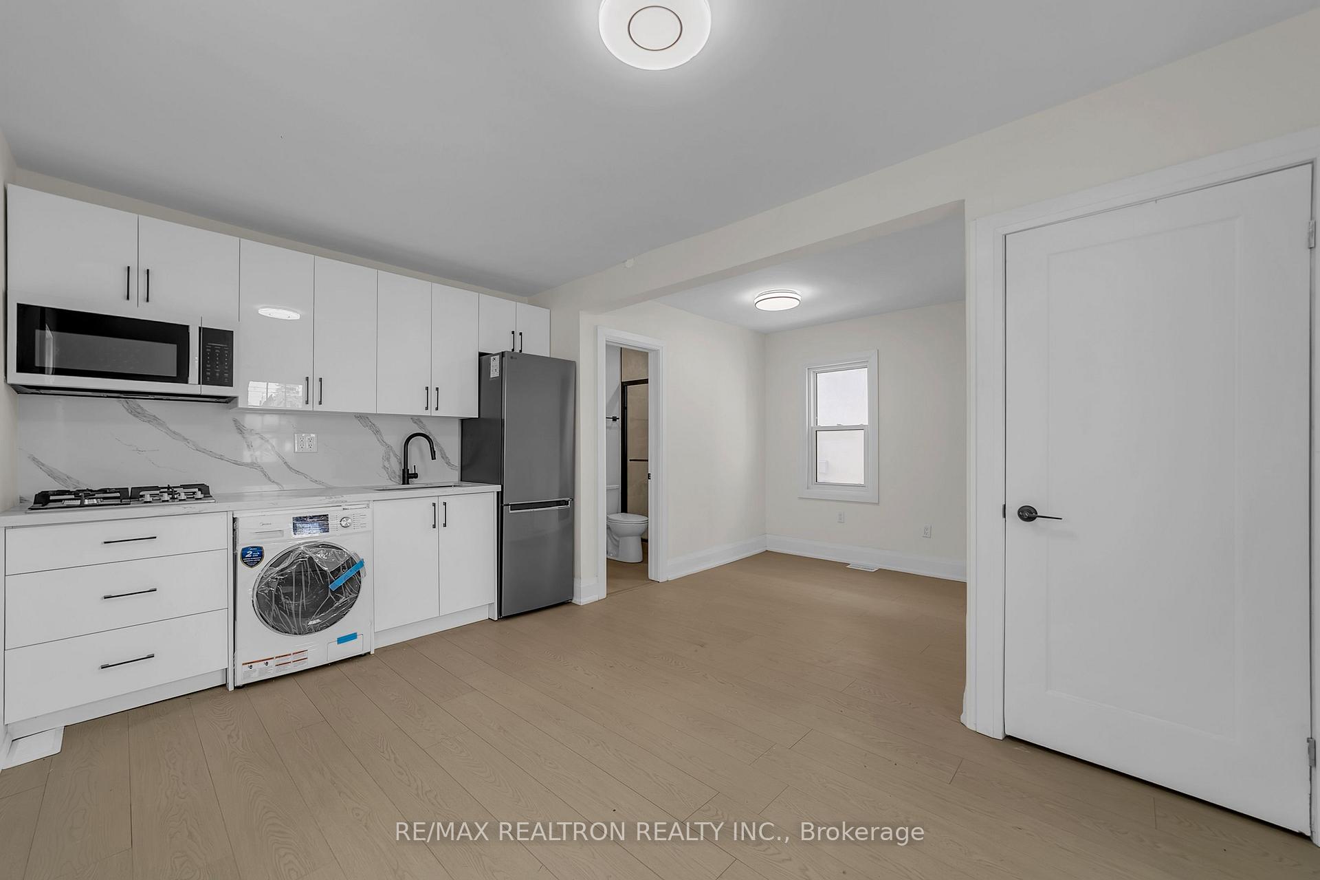 Photo 22 of 53 Twenty Fourth Street, Etobicoke, Long Branch — HOMEH