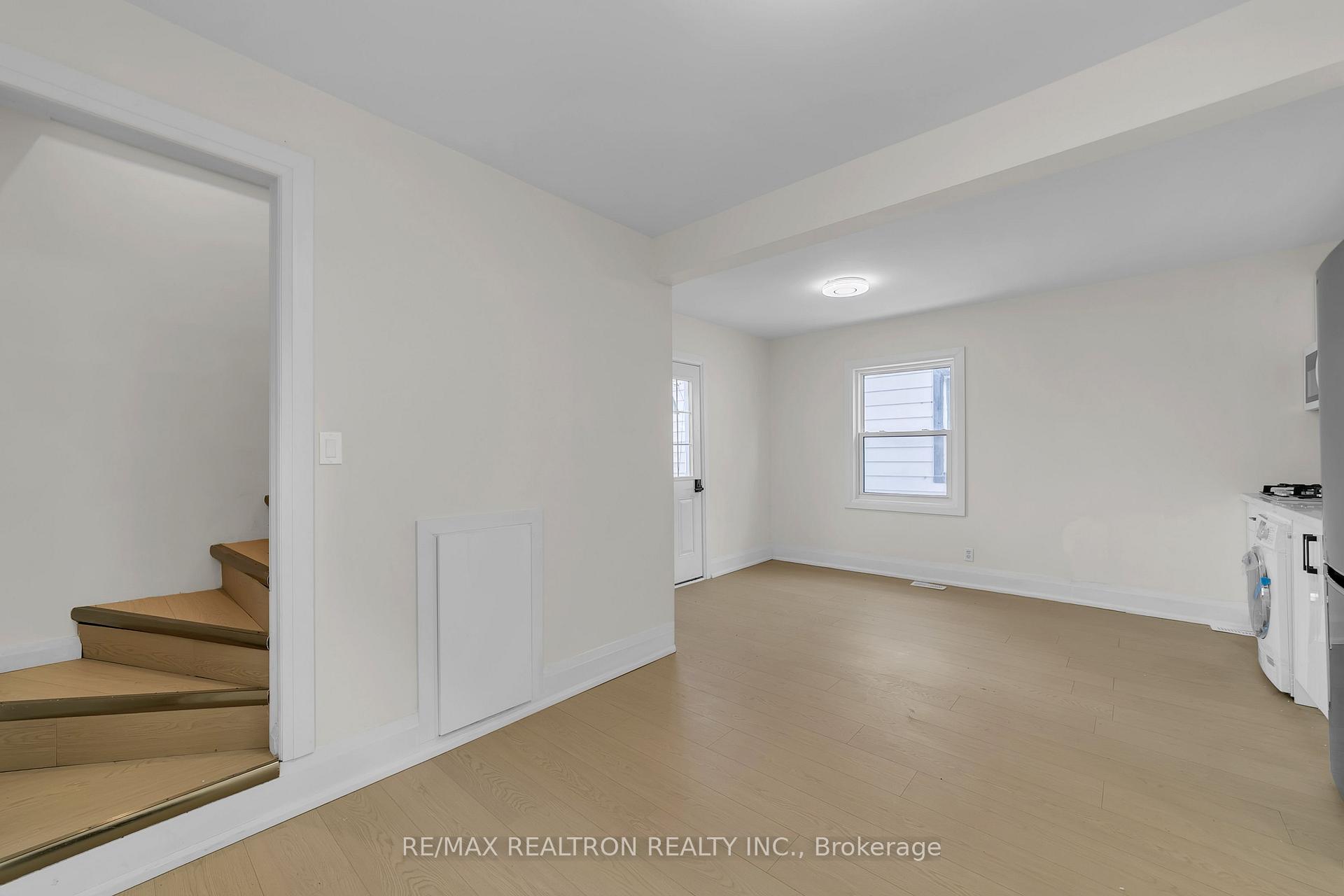 Photo 28 of 53 Twenty Fourth Street, Etobicoke, Long Branch — HOMEH
