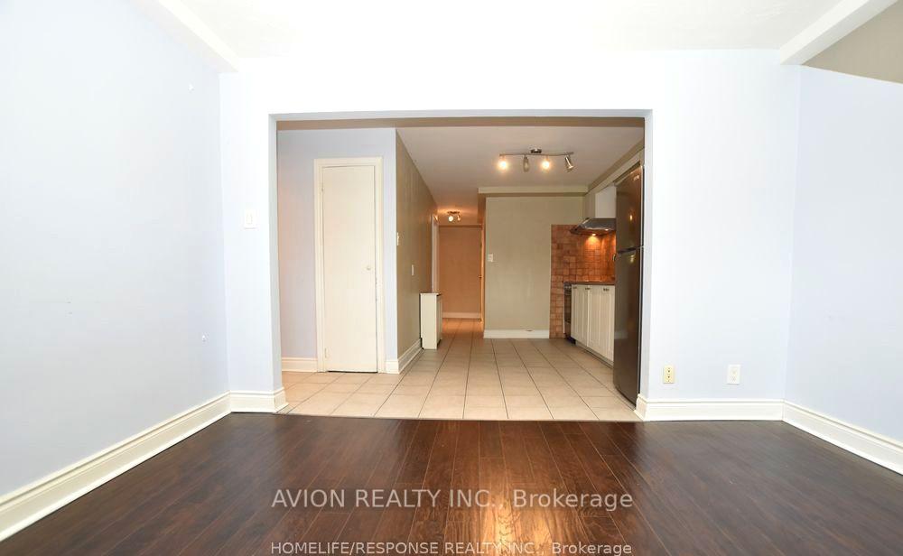Photo 5 of Unit 1, 42 Emerald Crescent, Etobicoke, New Toronto — HOMEH