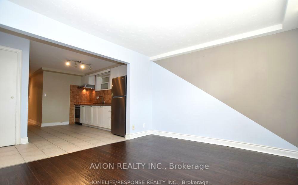 Photo 6 of Unit 1, 42 Emerald Crescent, Etobicoke, New Toronto — HOMEH