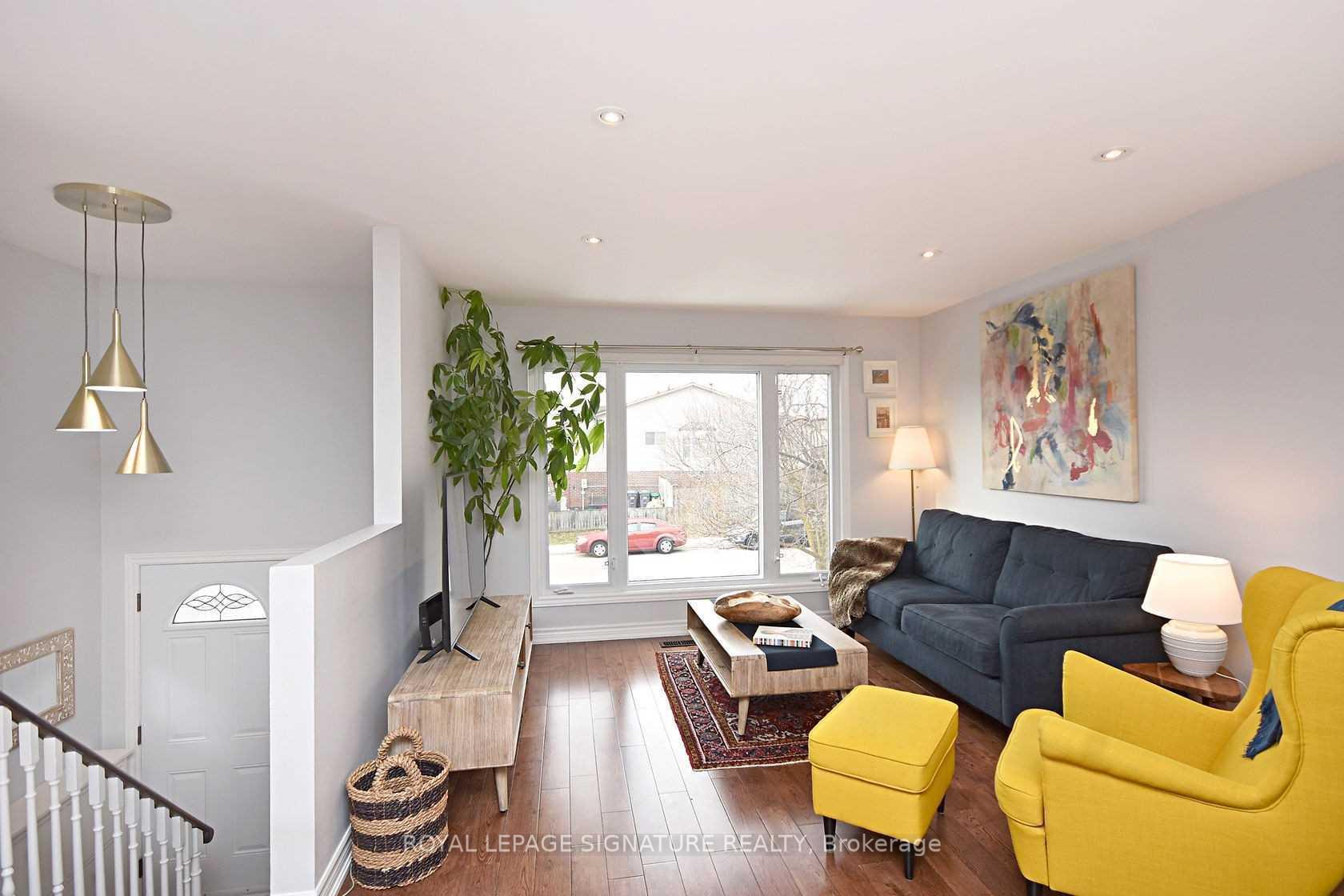 Photo 6 of 6303 Plowmans Heath, Mississauga, Meadowvale — HOMEH