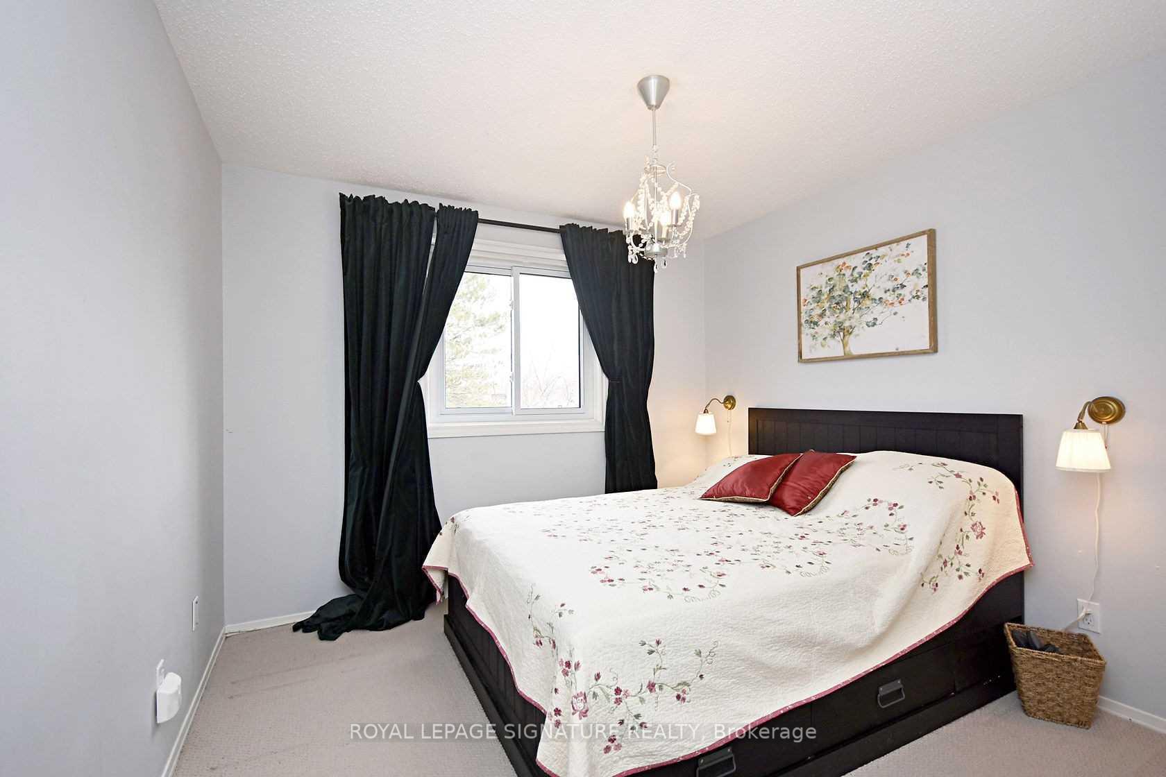 Photo 9 of 6303 Plowmans Heath, Mississauga, Meadowvale — HOMEH