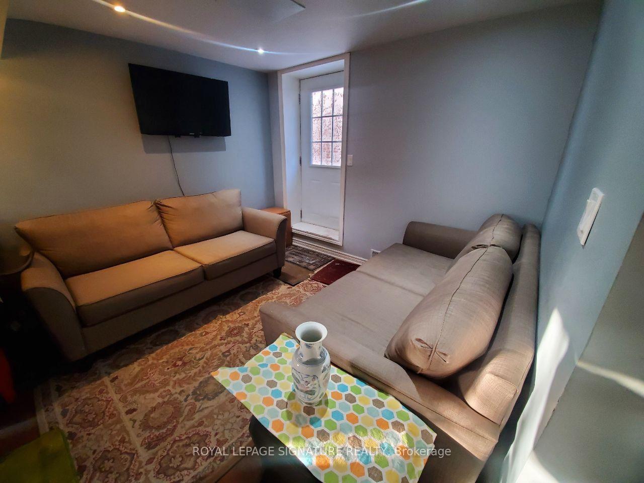 Photo 13 of 6303 Plowmans Heath, Mississauga, Meadowvale — HOMEH