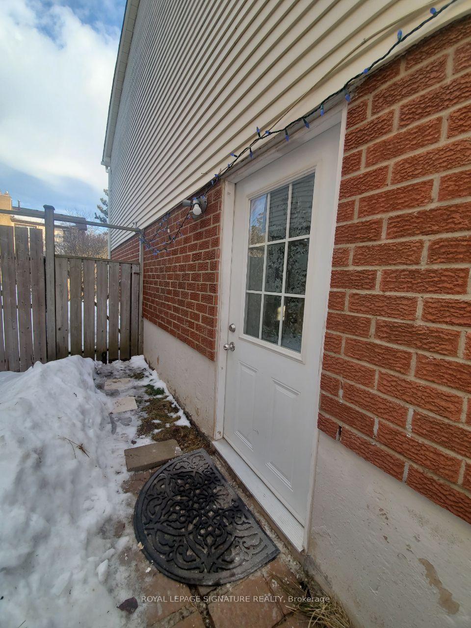 Photo 12 of 6303 Plowmans Heath, Mississauga, Meadowvale — HOMEH