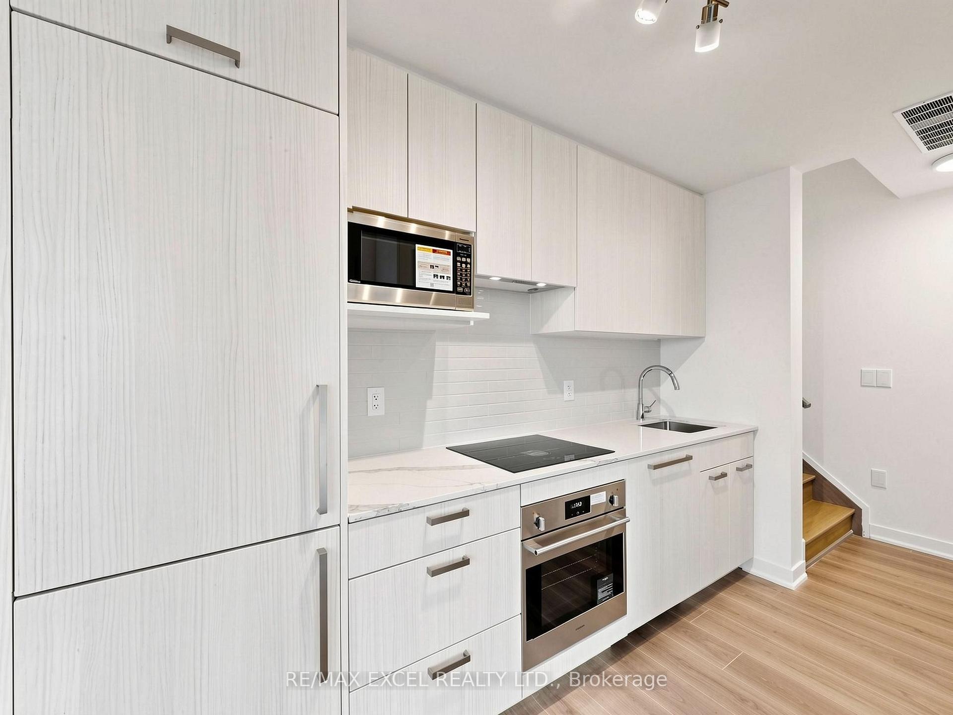 Photo 8 of Unit 12, 75 Curlew Drive, North York, Parkwoods-Donalda — HOMEH