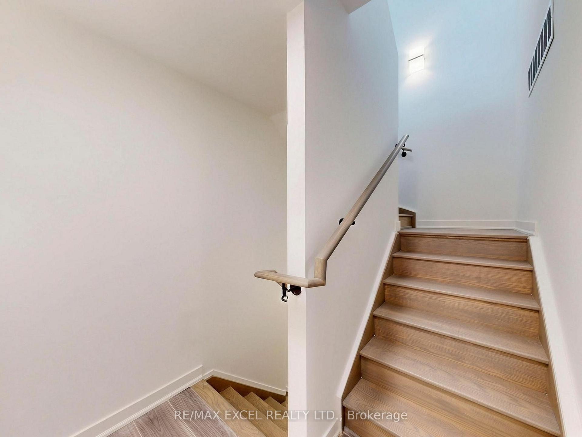 Photo 10 of Unit 12, 75 Curlew Drive, North York, Parkwoods-Donalda — HOMEH