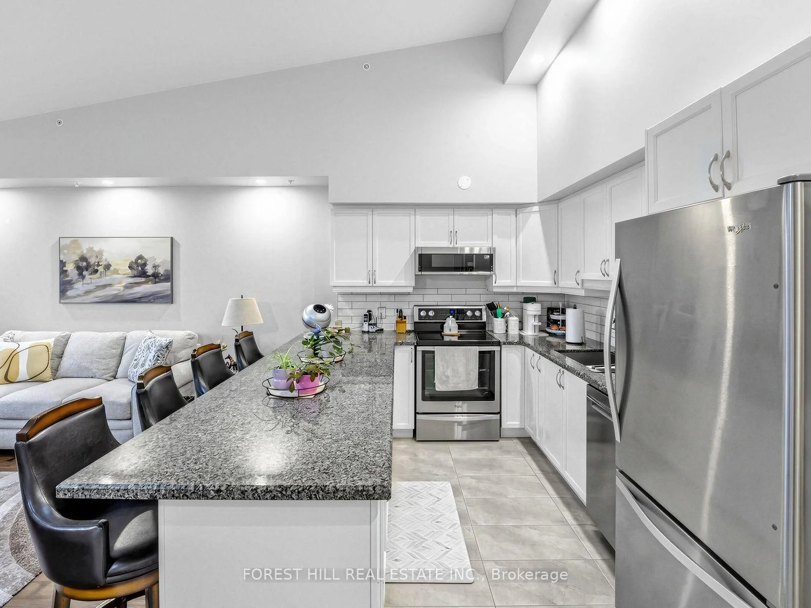 Photo 13 of Unit 313, 170 Rockhaven Lane, Hamilton, Waterdown — HOMEH