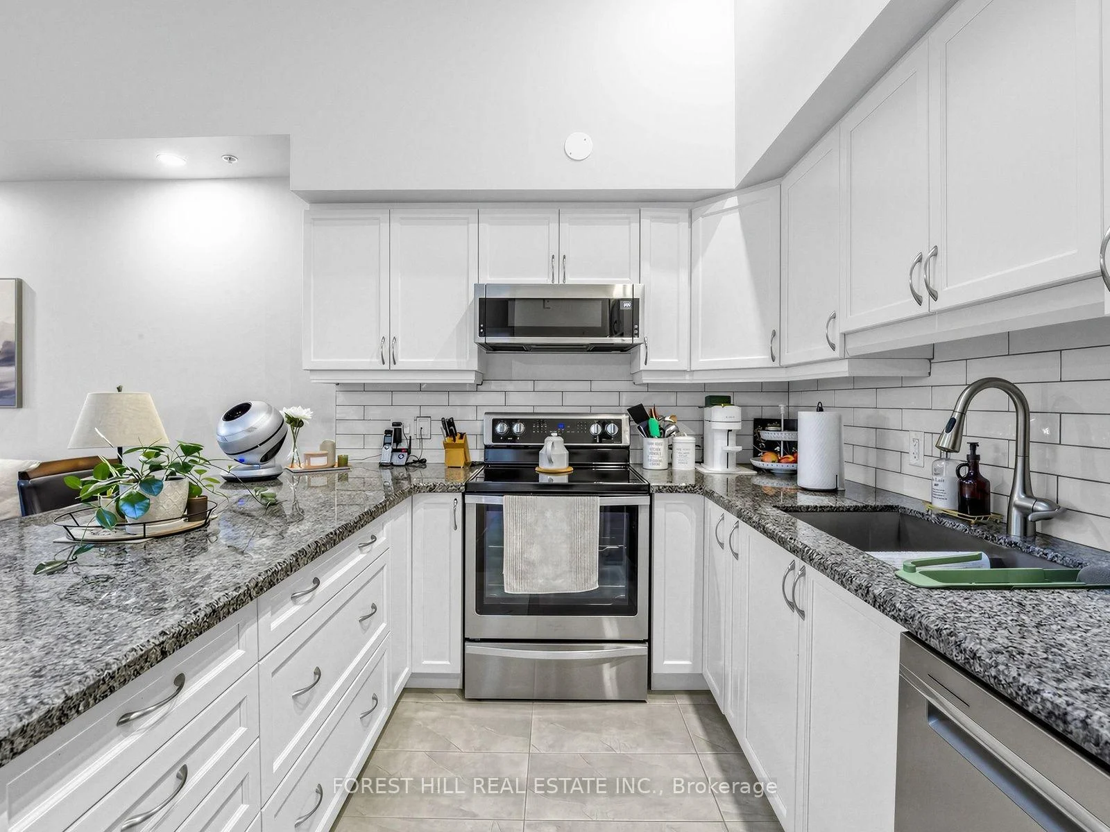 Photo 18 of Unit 313, 170 Rockhaven Lane, Hamilton, Waterdown — HOMEH