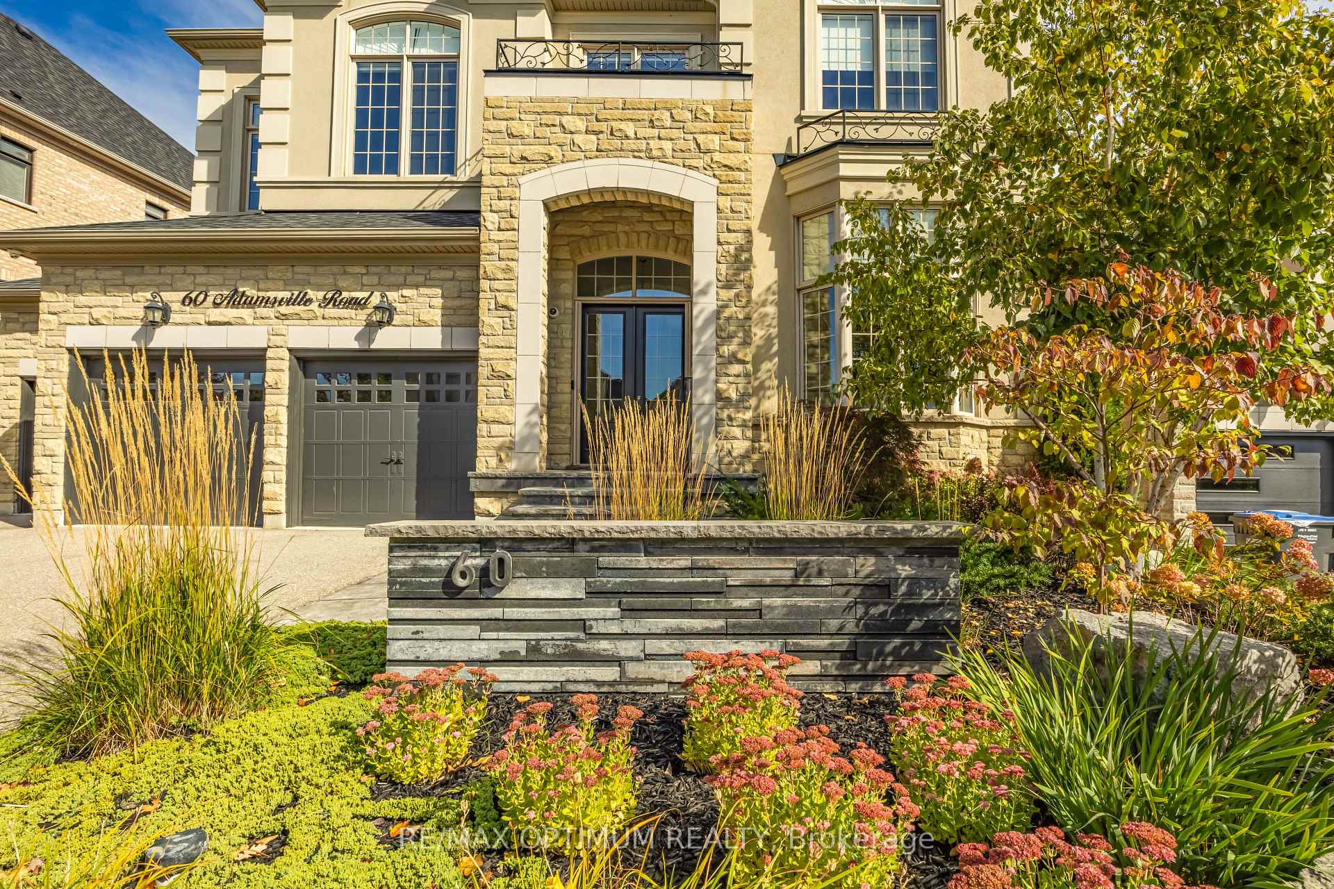 Photo 3 of 60 Adamsville Road, Brampton, Credit Valley — HOMEH