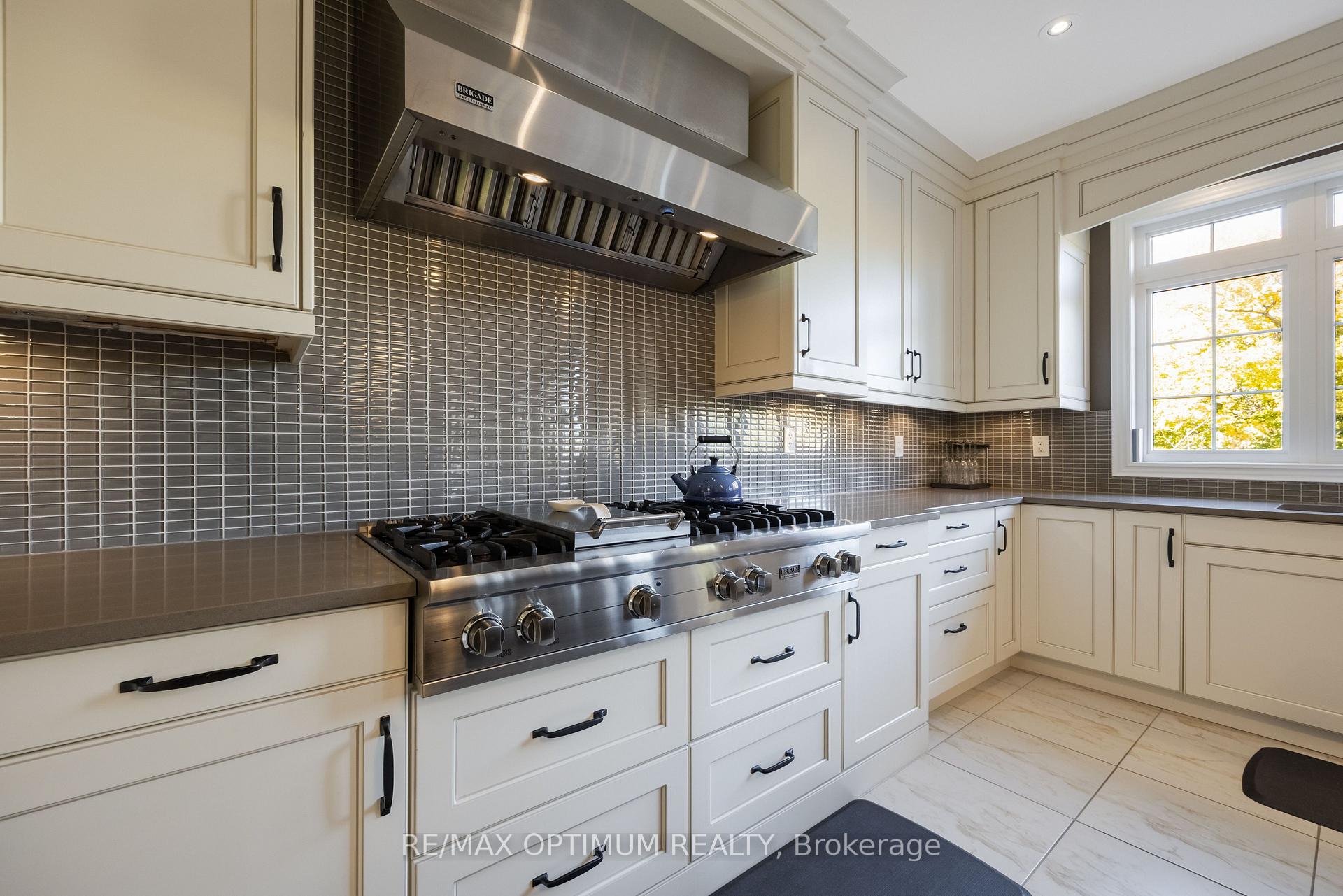 Photo 21 of 60 Adamsville Road, Brampton, Credit Valley — HOMEH