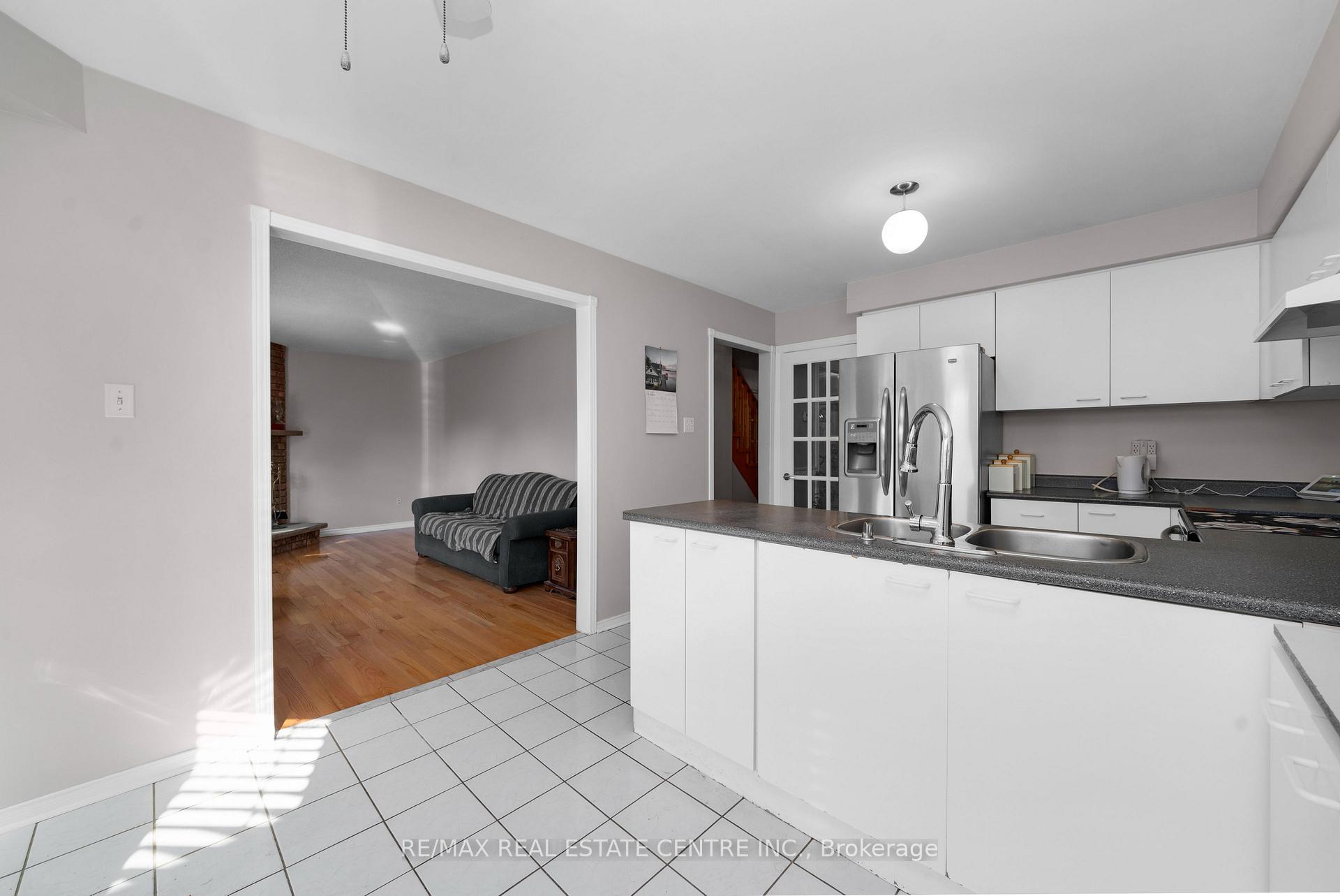 Photo 6 of 39 Killaloe Crescent, Halton Hills, Georgetown — HOMEH
