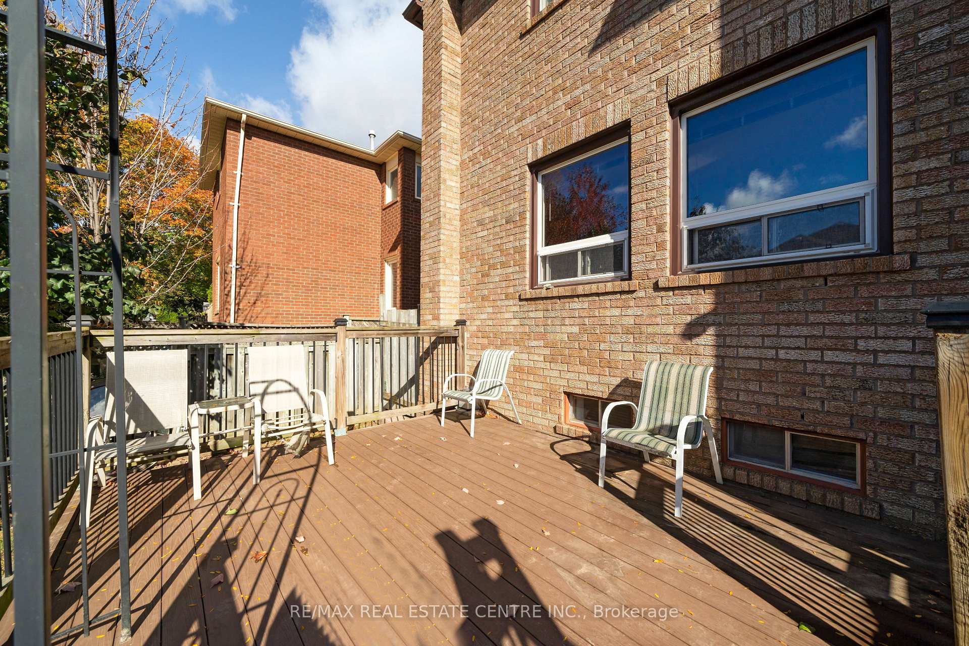 Photo 16 of 39 Killaloe Crescent, Halton Hills, Georgetown — HOMEH