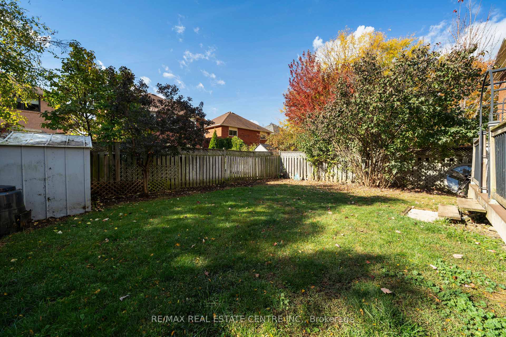 Photo 18 of 39 Killaloe Crescent, Halton Hills, Georgetown — HOMEH