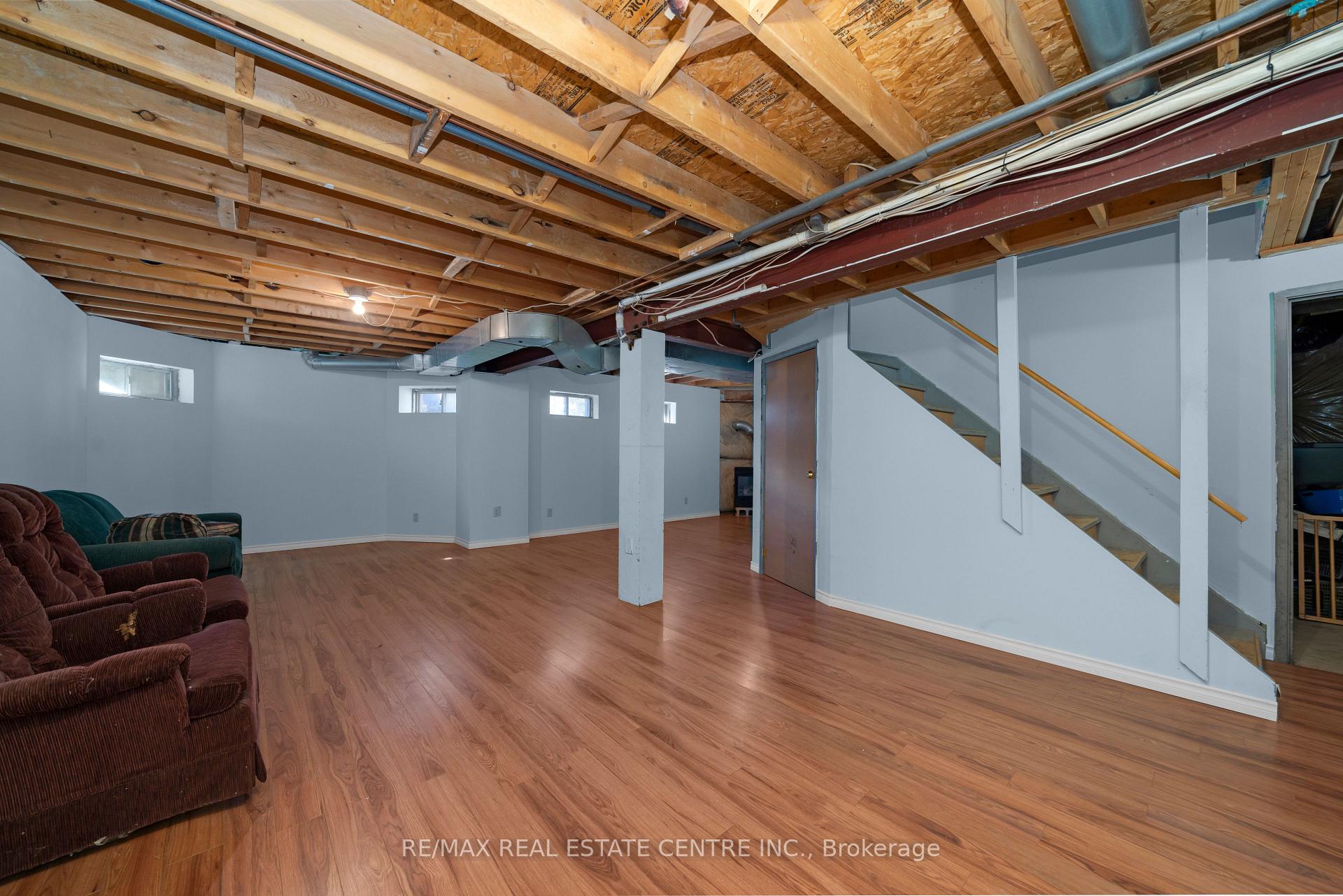 Photo 20 of 39 Killaloe Crescent, Halton Hills, Georgetown — HOMEH