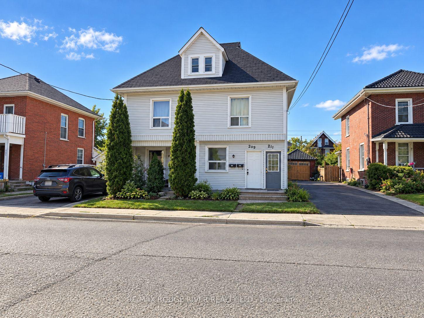 Photo 2 of 207 Stewart Street, Peterborough, Town Ward 3 — HOMEH