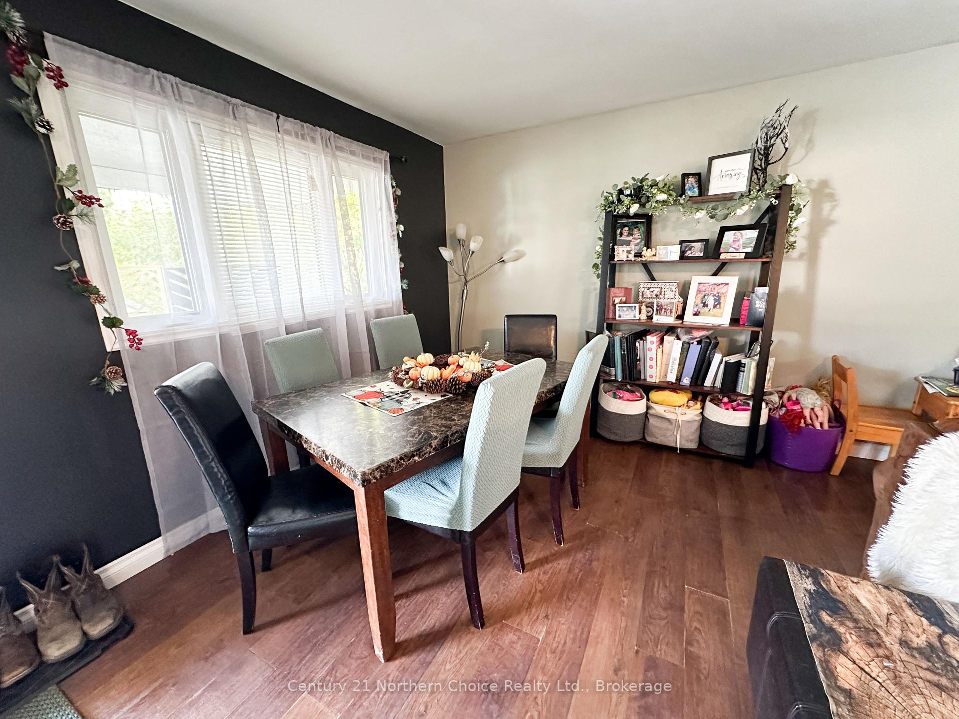 Photo 3 of 17 Poplar Avenue, Ear Falls — HOMEH