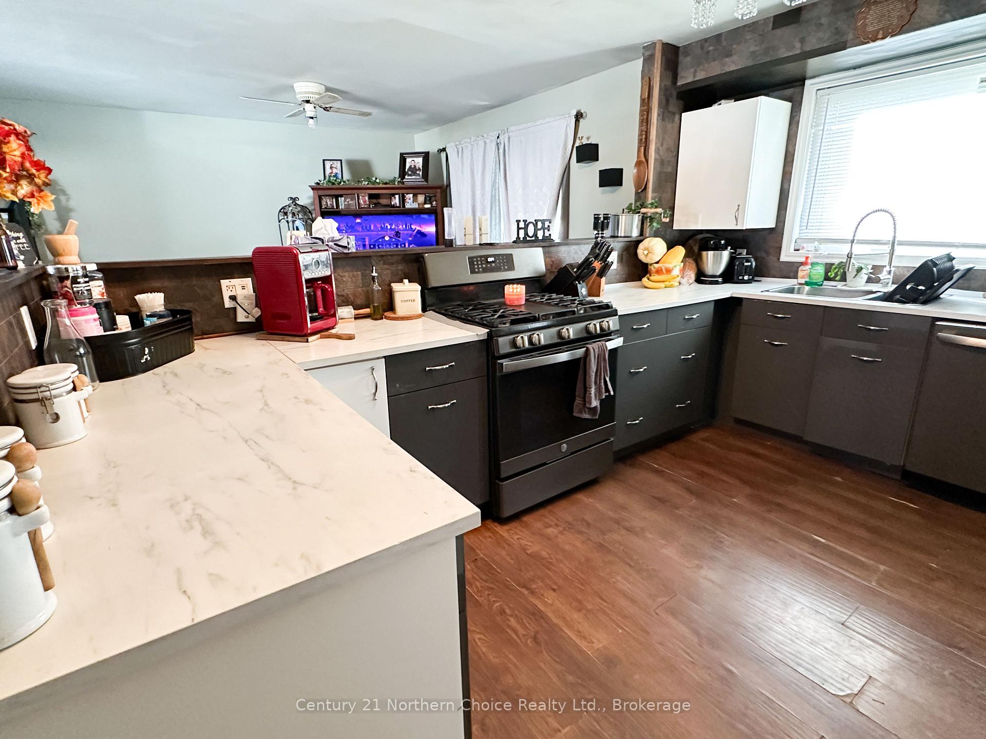 Photo 6 of 17 Poplar Avenue, Ear Falls — HOMEH
