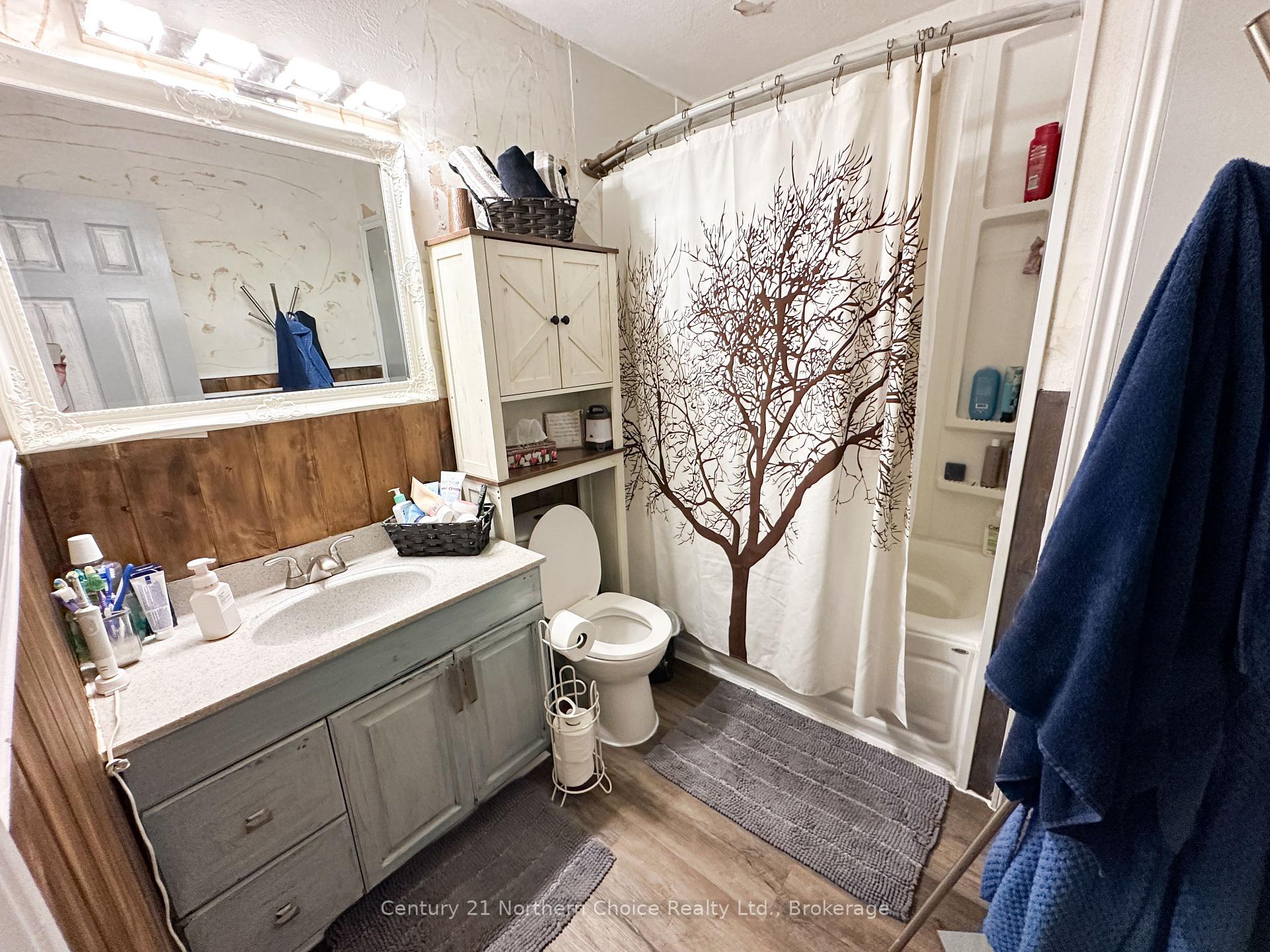 Photo 8 of 17 Poplar Avenue, Ear Falls — HOMEH