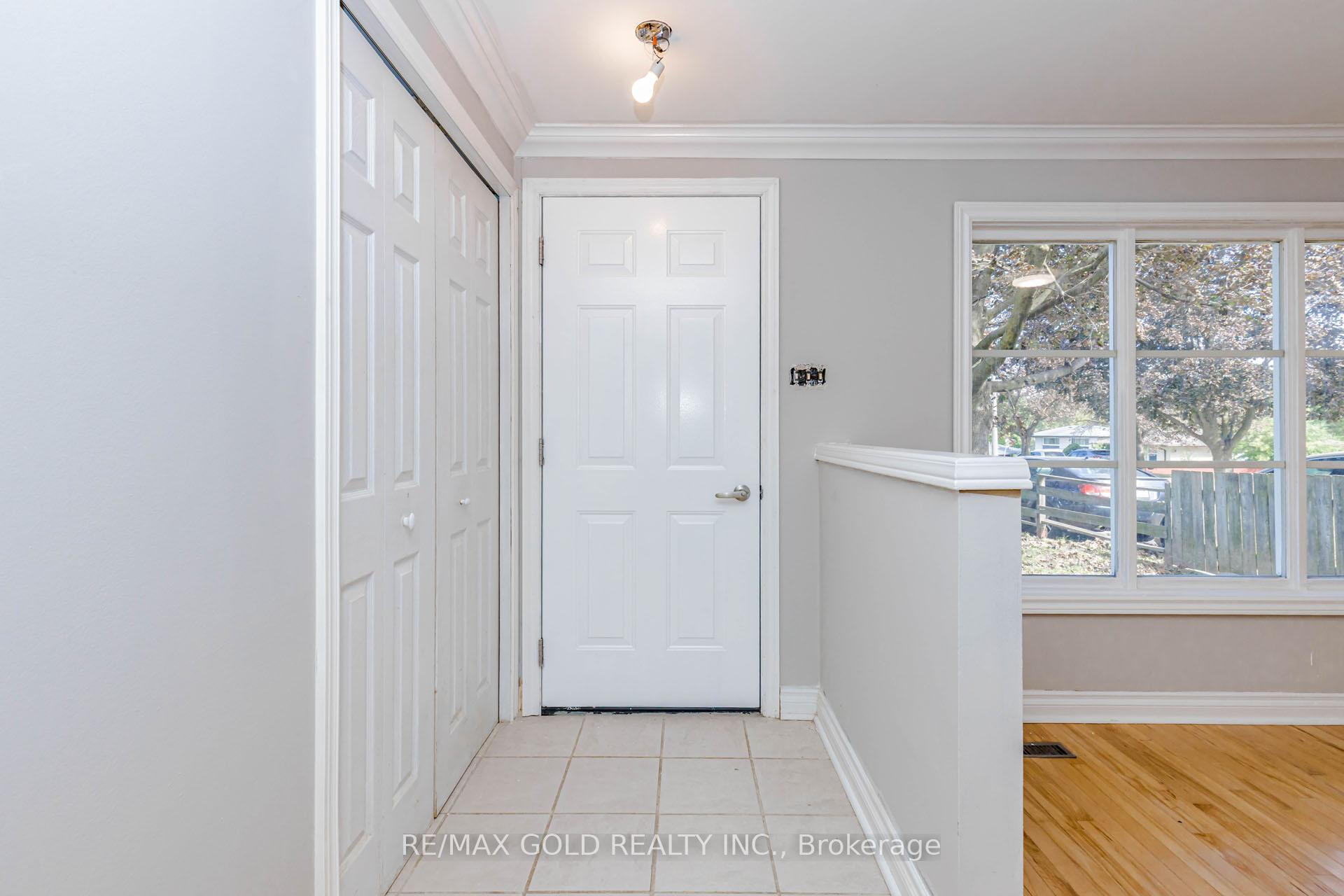Photo 10 of 85 Williamsburg Road, Kitchener, Laurentian Hills — HOMEH