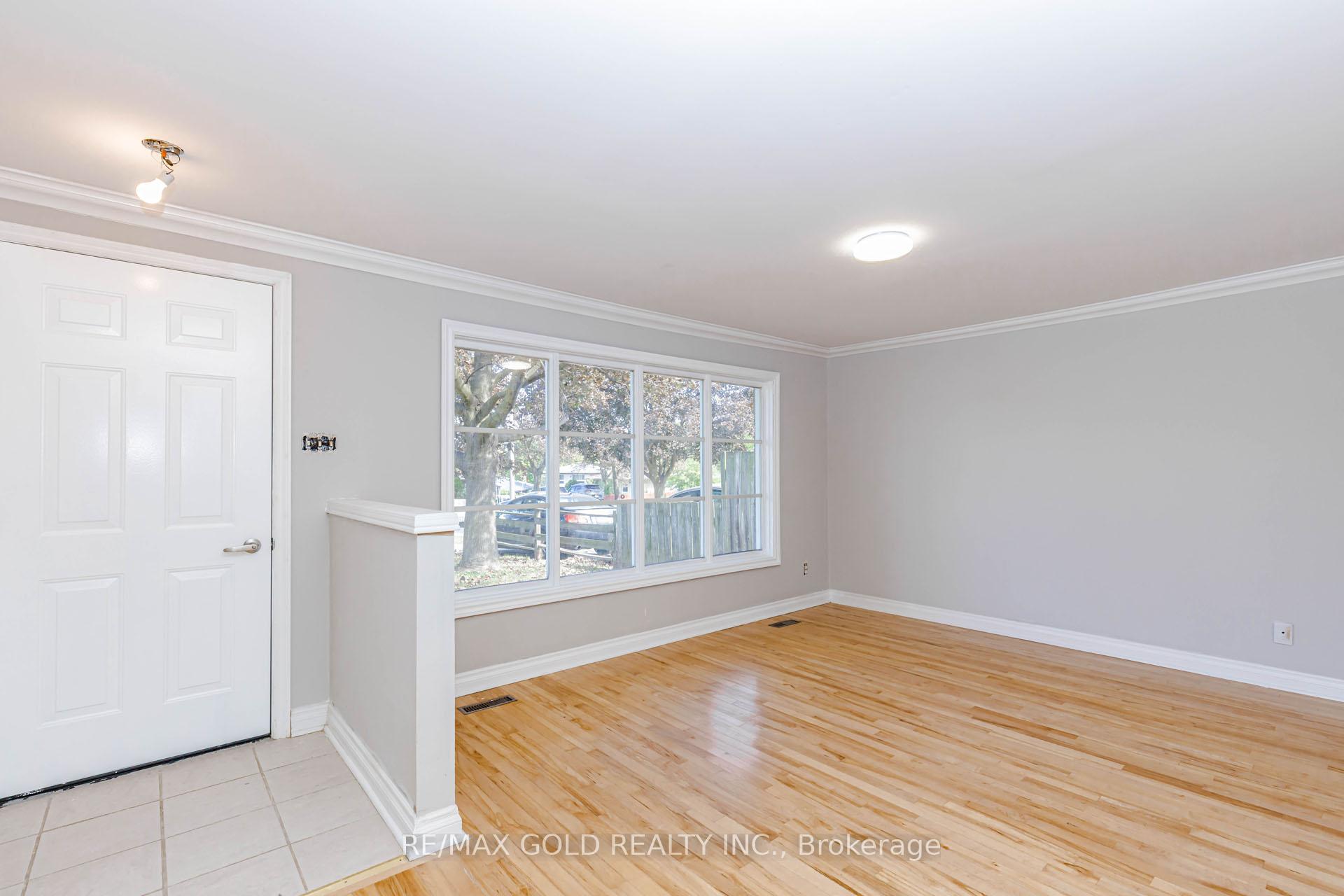 Photo 12 of 85 Williamsburg Road, Kitchener, Laurentian Hills — HOMEH