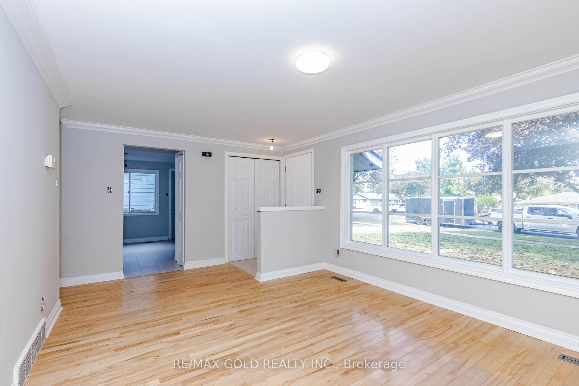 Photo 13 of 85 Williamsburg Road, Kitchener, Laurentian Hills — HOMEH