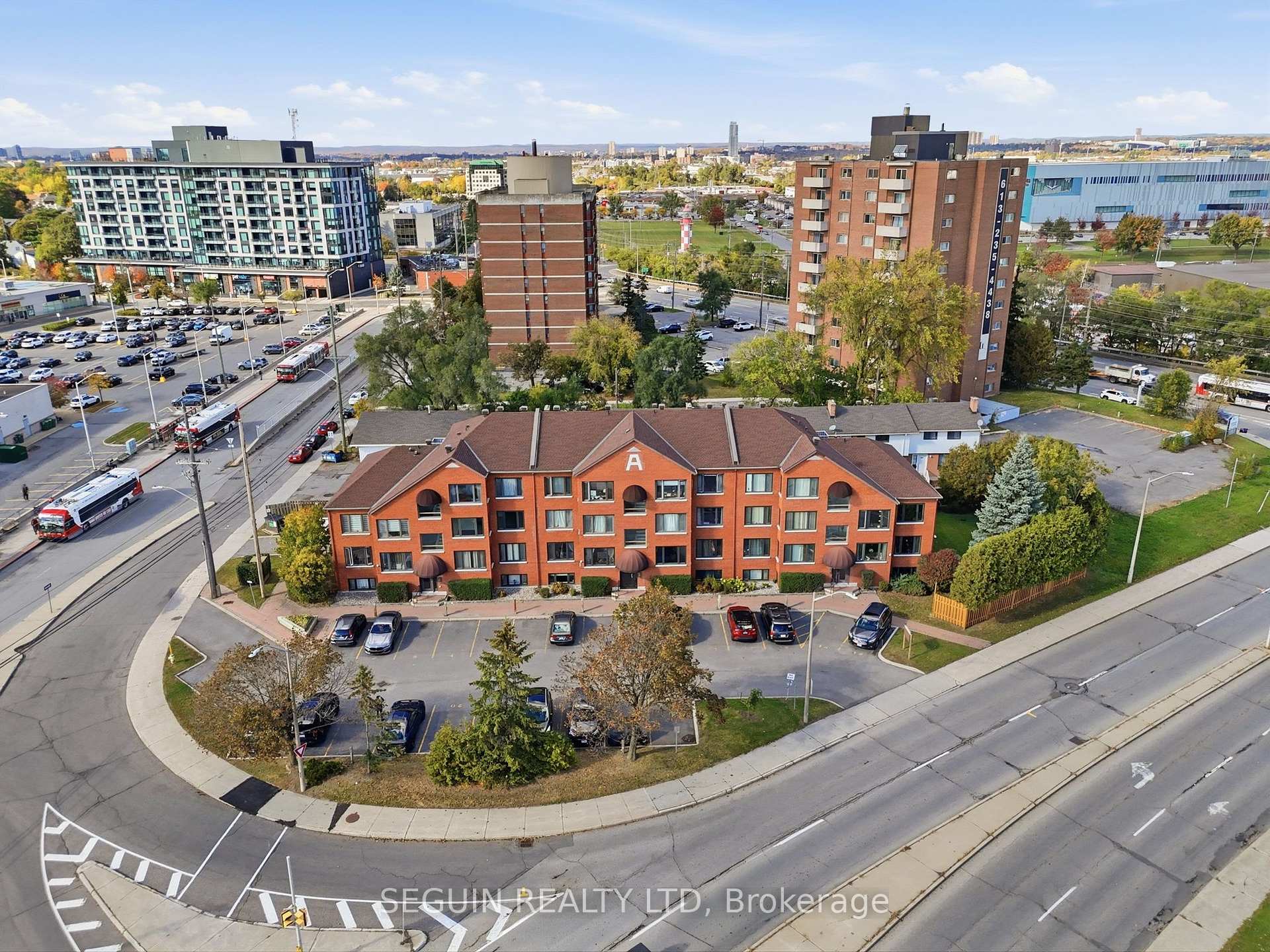 Photo 2 of Unit 302, 1974 St Laurent Boulevard, Ottawa, Hawthorne Meadows — HOMEH