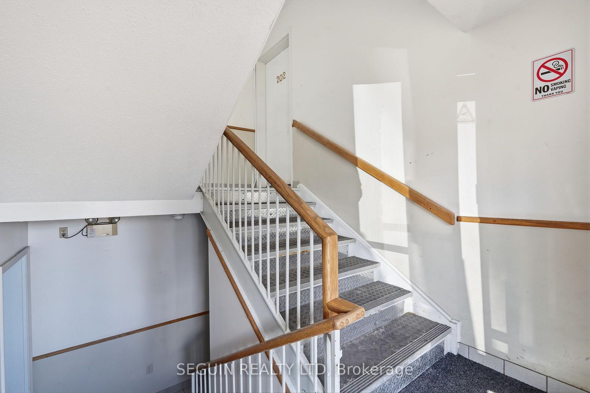 Photo 9 of Unit 302, 1974 St Laurent Boulevard, Ottawa, Hawthorne Meadows — HOMEH
