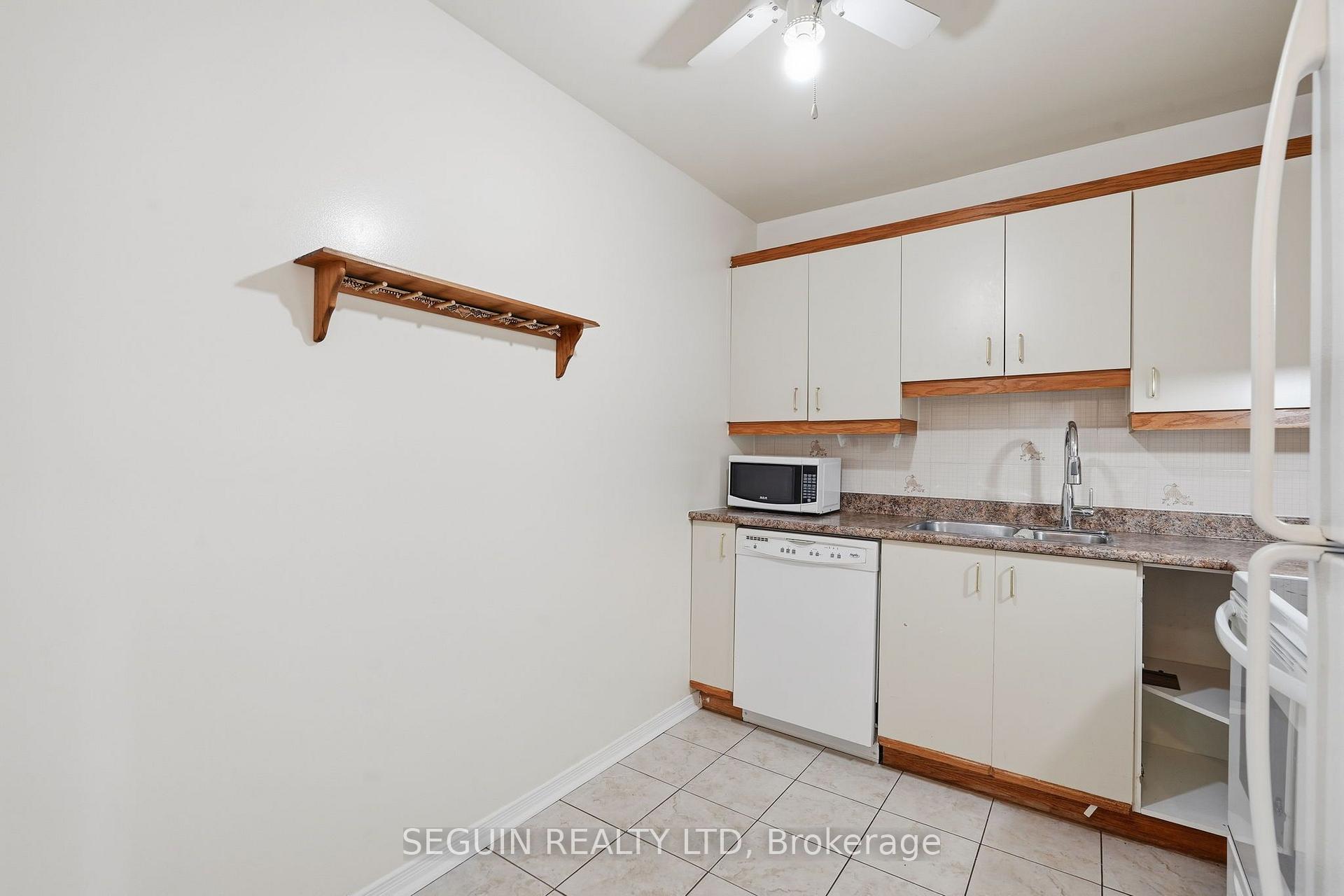 Photo 20 of Unit 302, 1974 St Laurent Boulevard, Ottawa, Hawthorne Meadows — HOMEH