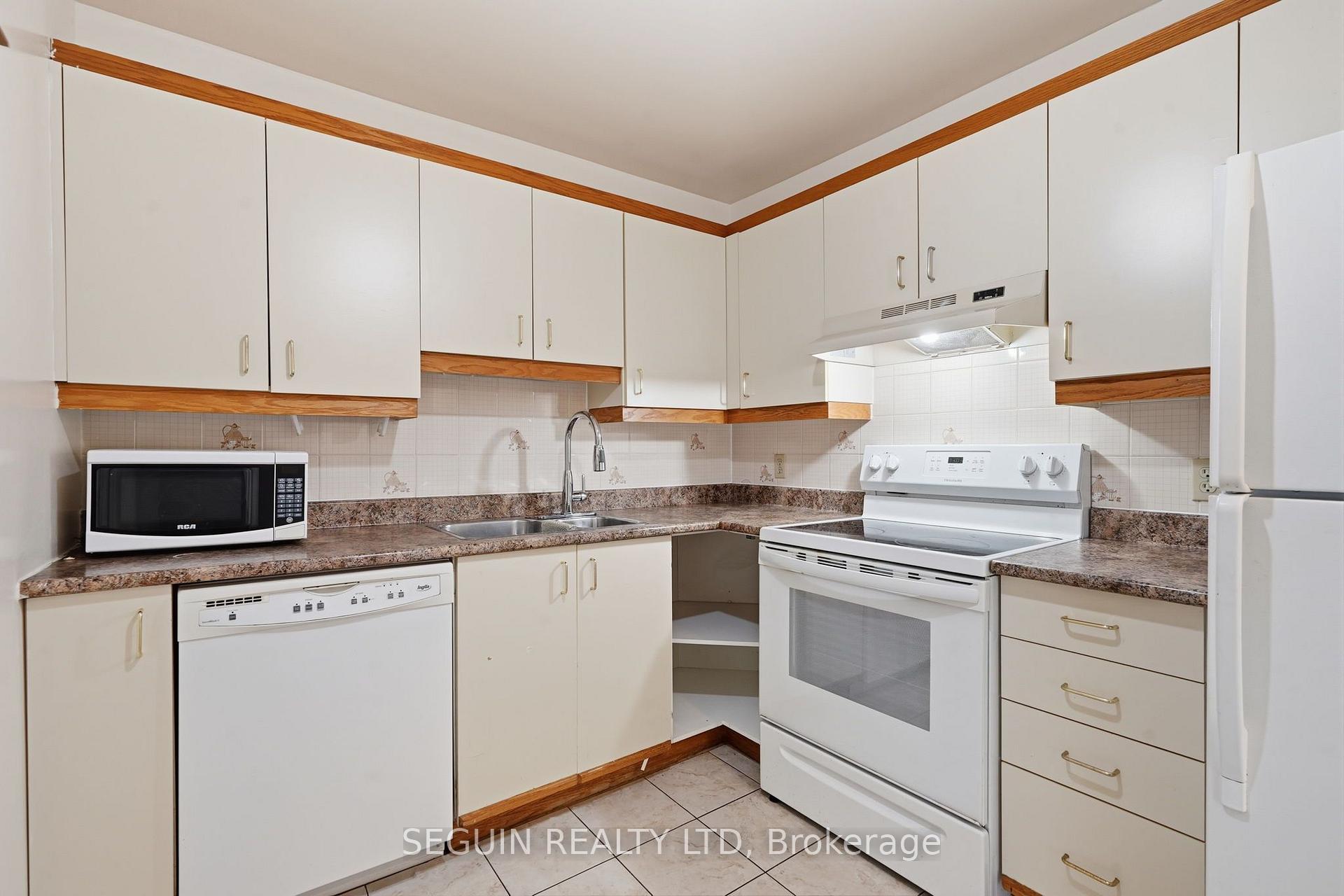 Photo 21 of Unit 302, 1974 St Laurent Boulevard, Ottawa, Hawthorne Meadows — HOMEH
