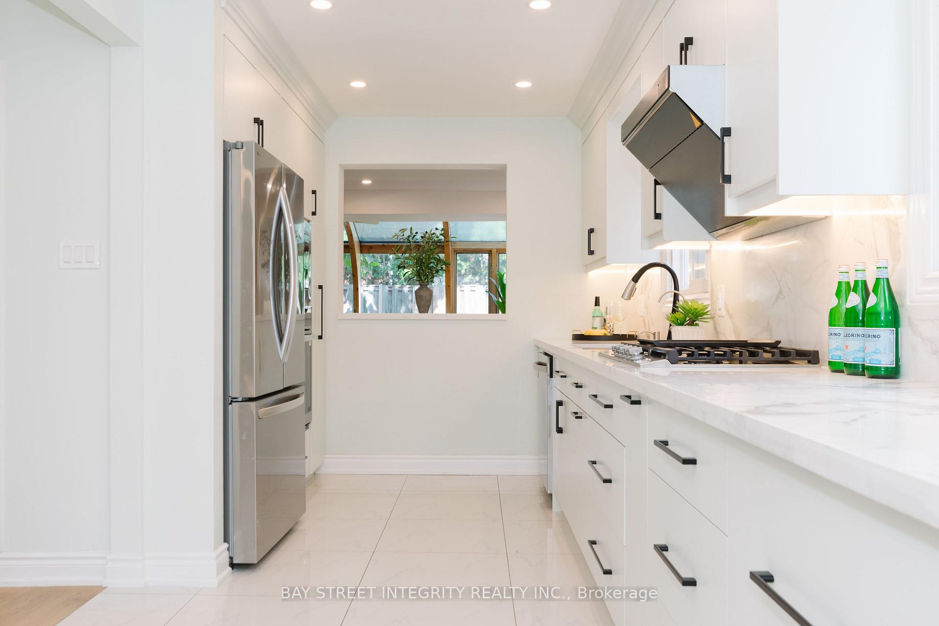 Photo 8 of 12 Charnwood Place, Markham, Aileen-Willowbrook — HOMEH