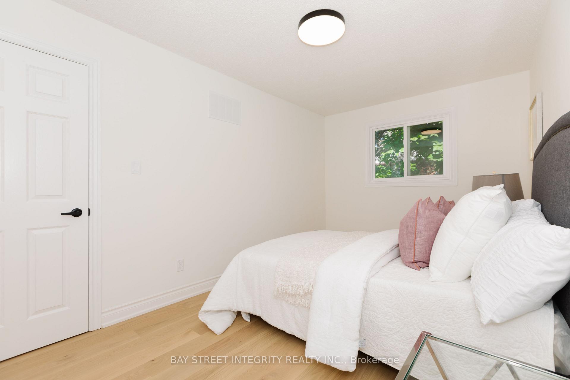 Photo 33 of 12 Charnwood Place, Markham, Aileen-Willowbrook — HOMEH