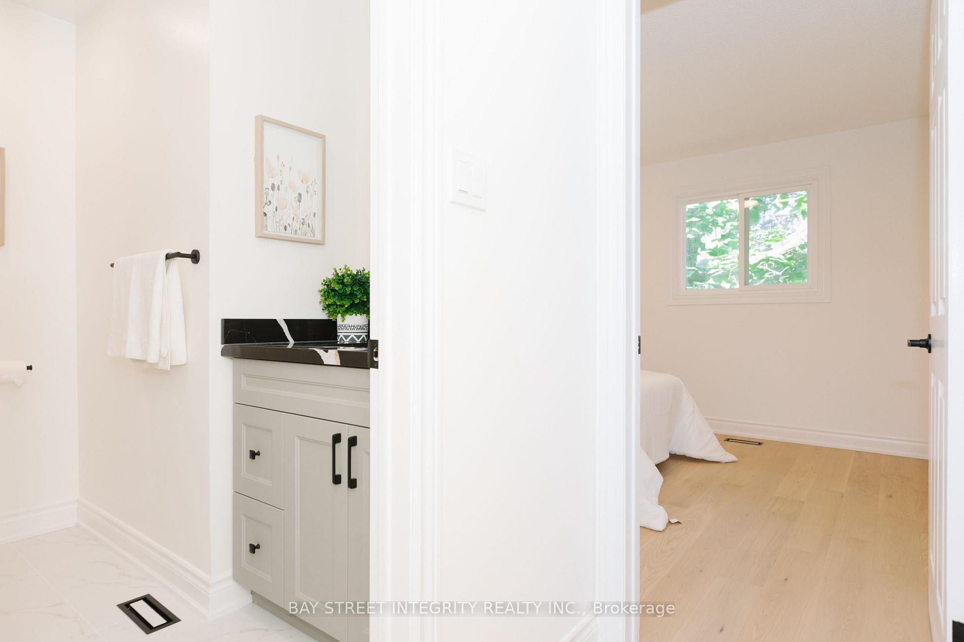 Photo 36 of 12 Charnwood Place, Markham, Aileen-Willowbrook — HOMEH