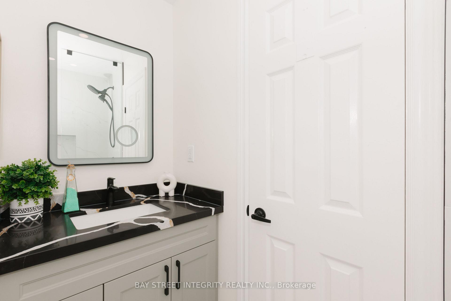 Photo 37 of 12 Charnwood Place, Markham, Aileen-Willowbrook — HOMEH