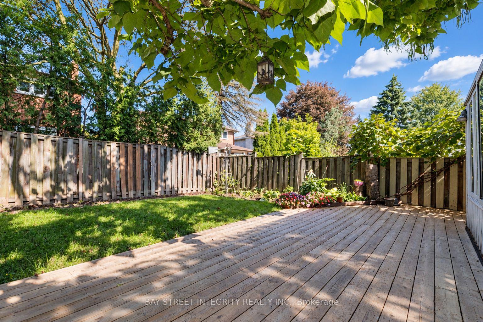 Photo 43 of 12 Charnwood Place, Markham, Aileen-Willowbrook — HOMEH