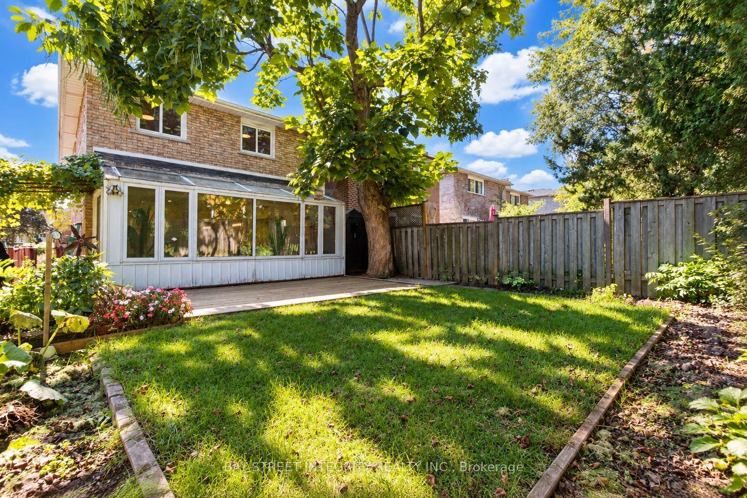 Photo 44 of 12 Charnwood Place, Markham, Aileen-Willowbrook — HOMEH