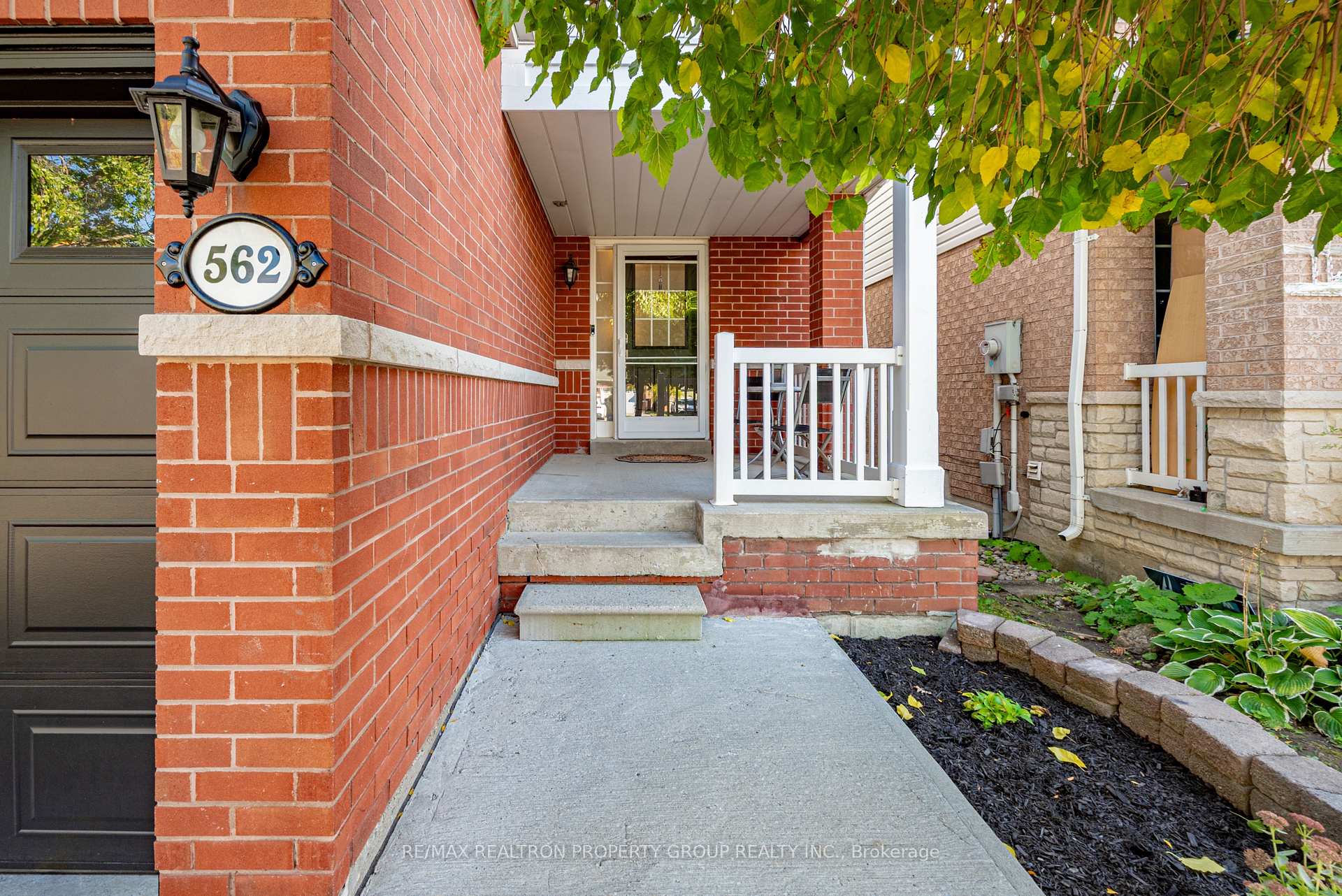 Photo 4 of 562 Pelletier Court, Newmarket, Stonehaven-Wyndham — HOMEH