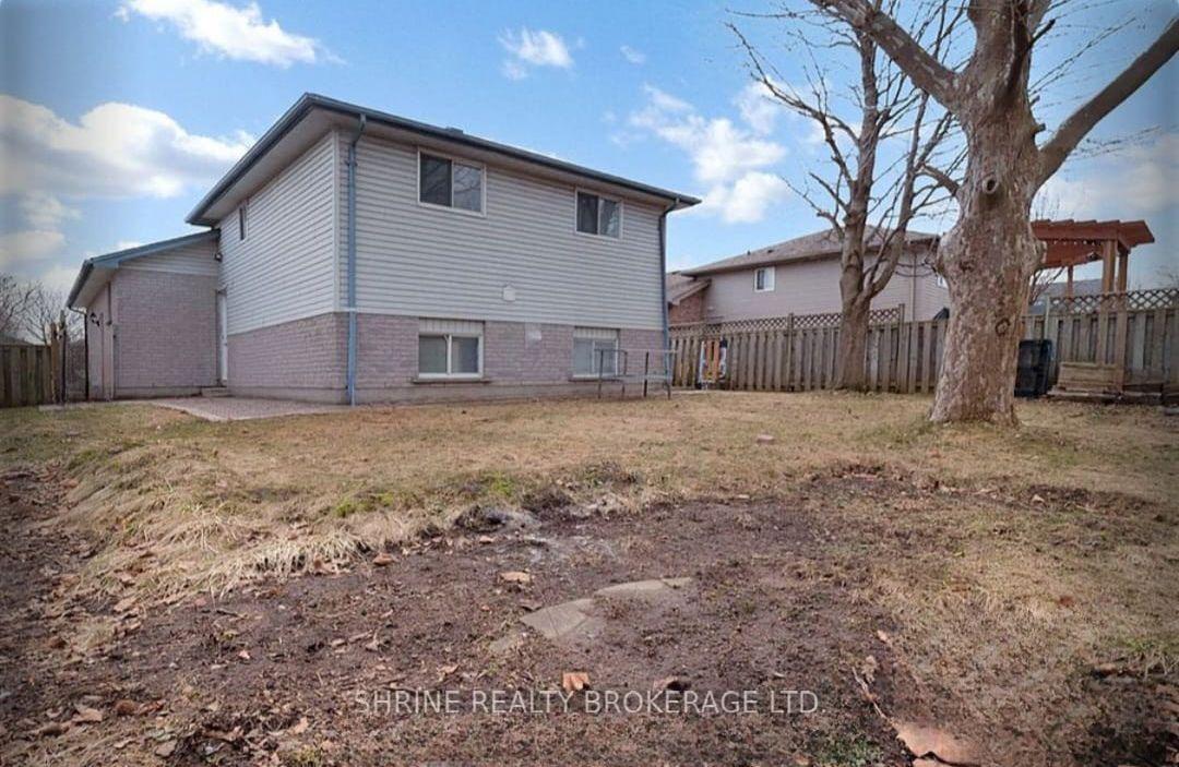 Photo 2 of Unit Bedroom, 343 Fleming Drive, London, East D — HOMEH
