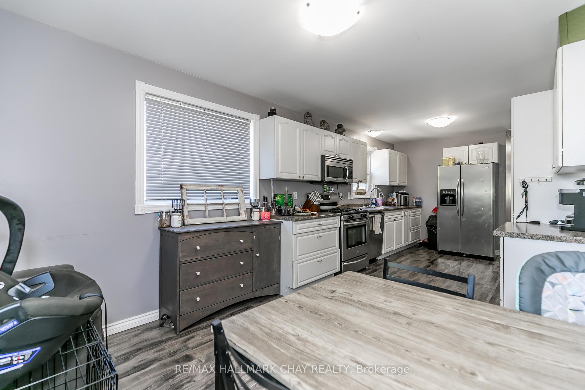 Photo 4 of 226 Queen Street, Midland — HOMEH