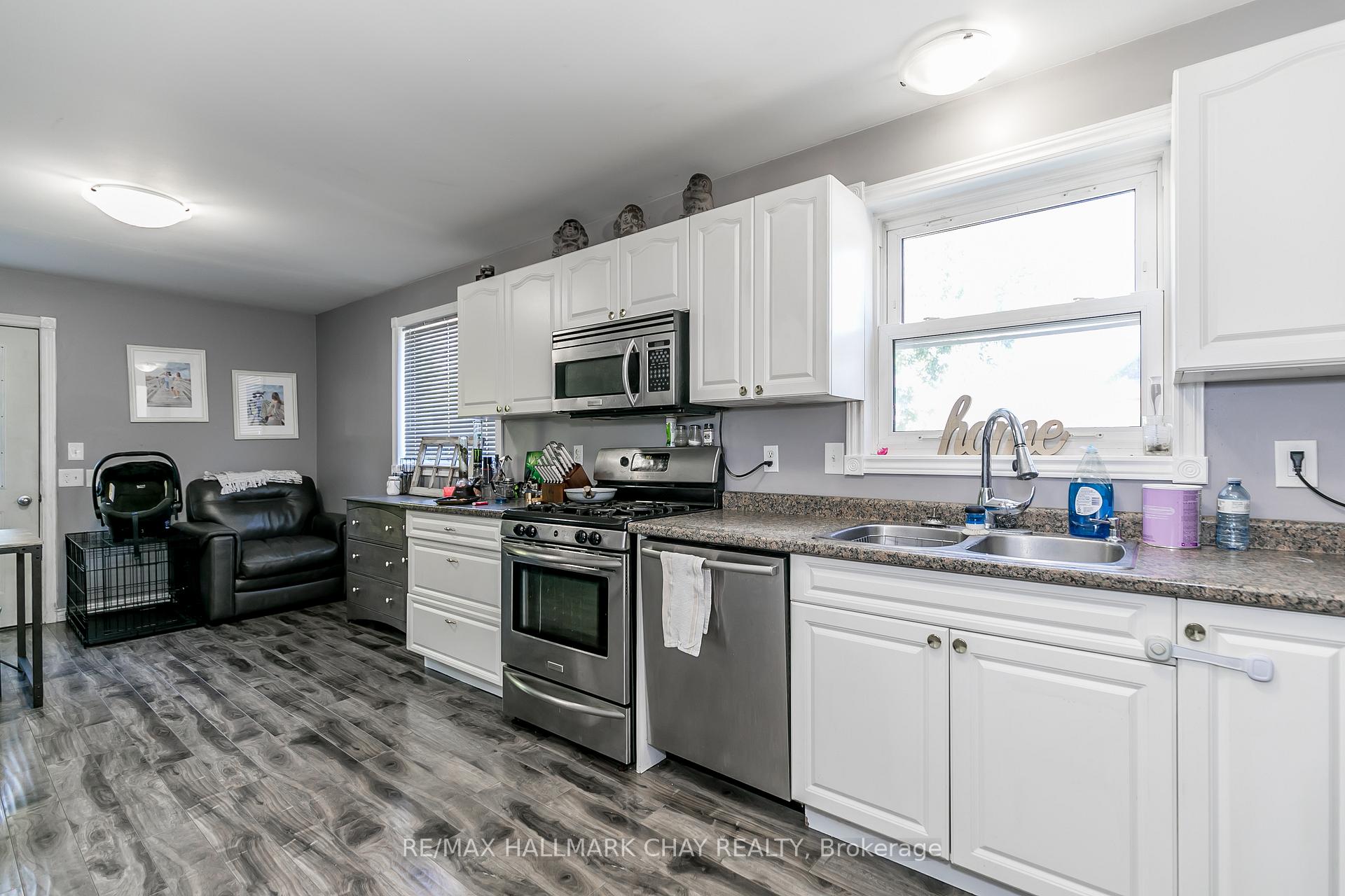Photo 6 of 226 Queen Street, Midland — HOMEH