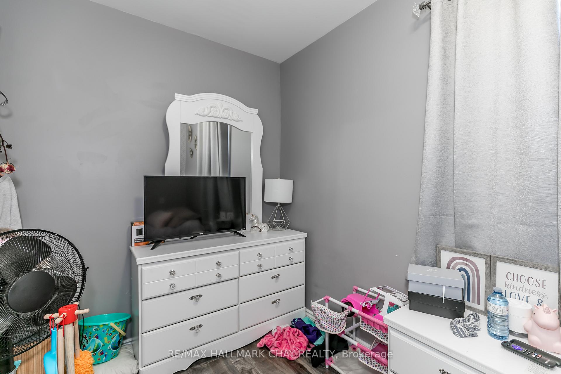 Photo 12 of 226 Queen Street, Midland — HOMEH