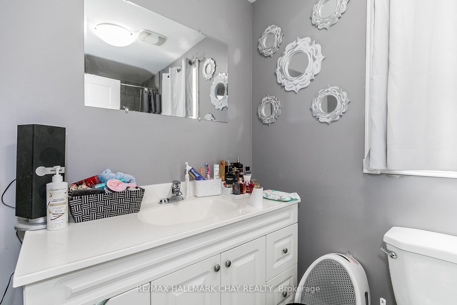 Photo 13 of 226 Queen Street, Midland — HOMEH