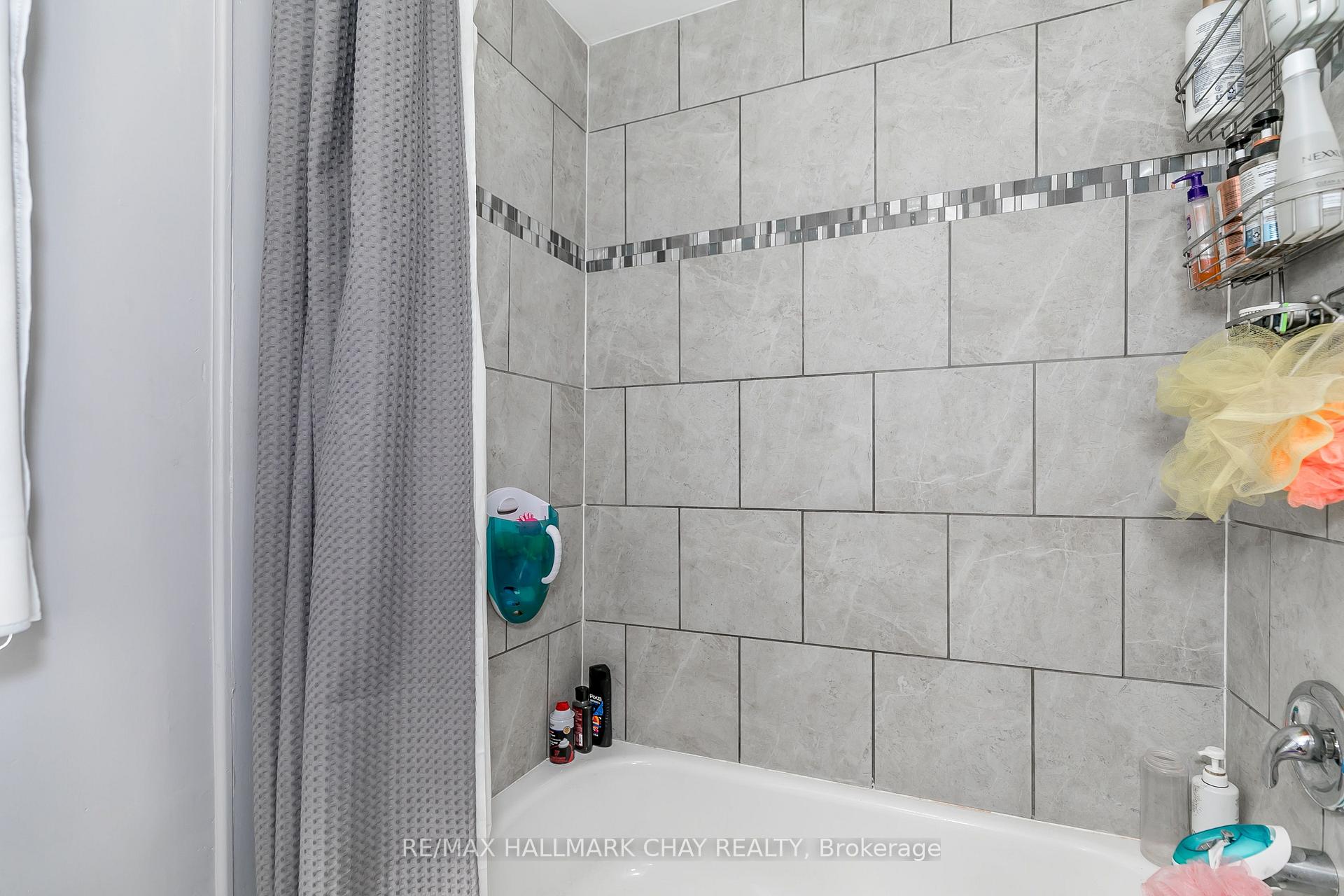 Photo 14 of 226 Queen Street, Midland — HOMEH