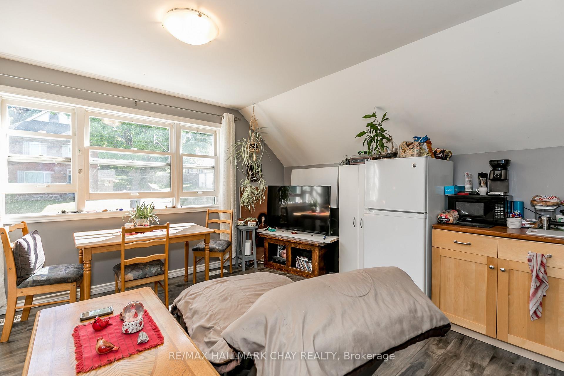 Photo 16 of 226 Queen Street, Midland — HOMEH
