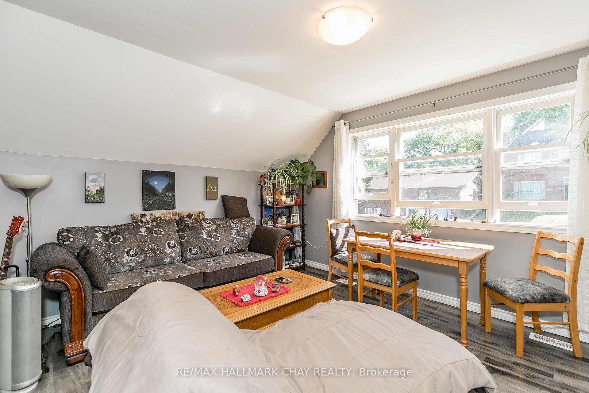 Photo 17 of 226 Queen Street, Midland — HOMEH
