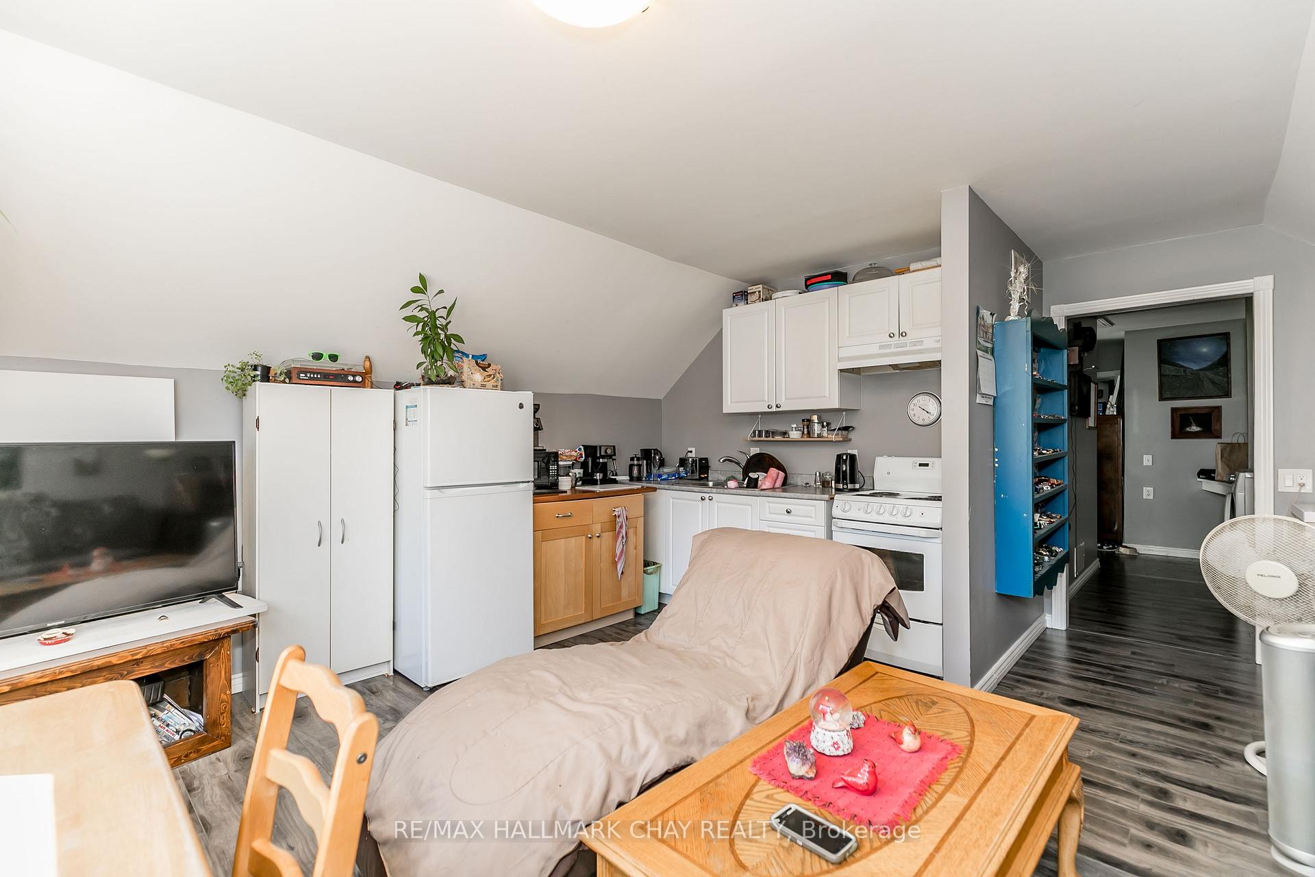 Photo 19 of 226 Queen Street, Midland — HOMEH
