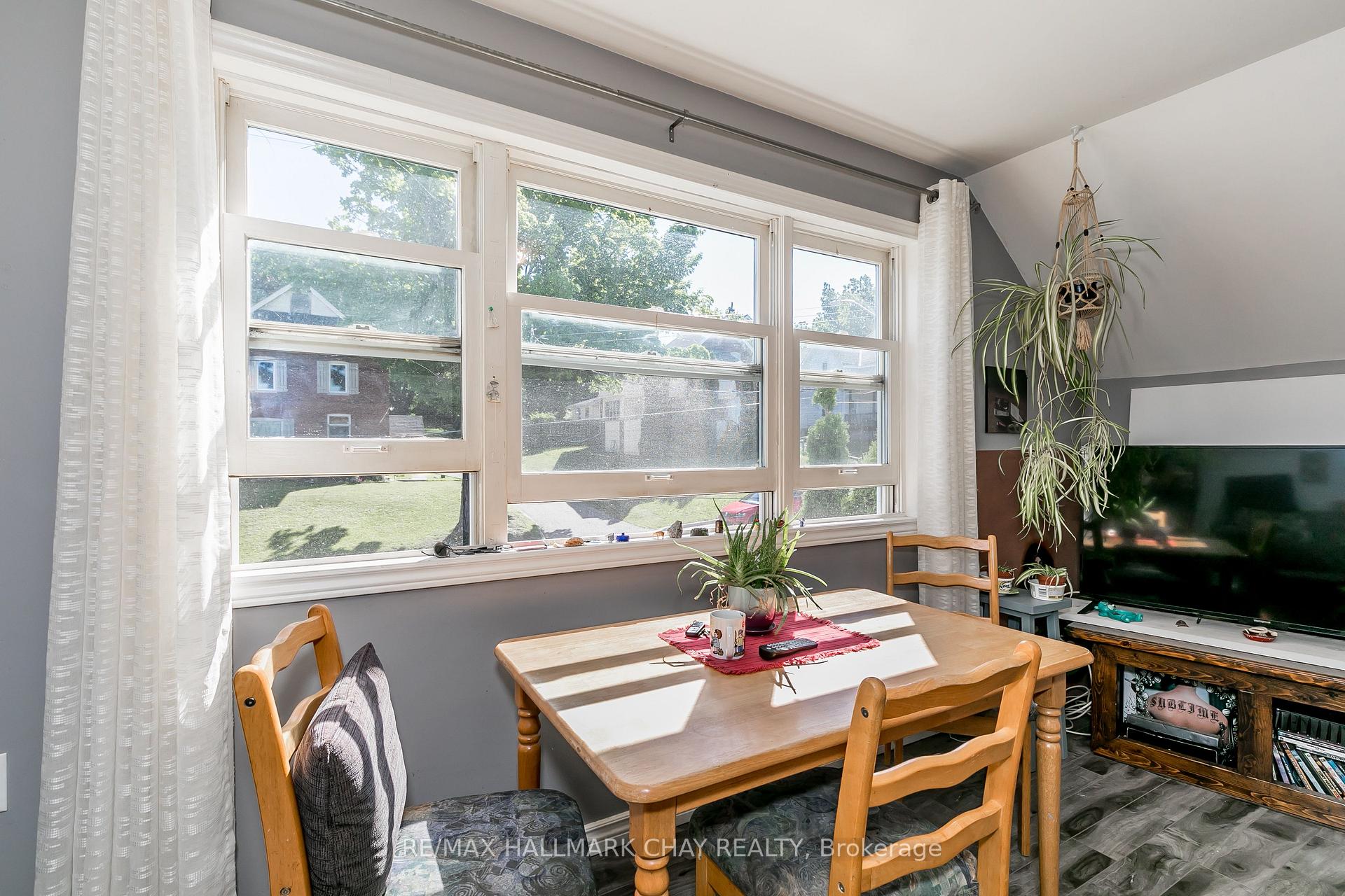 Photo 20 of 226 Queen Street, Midland — HOMEH