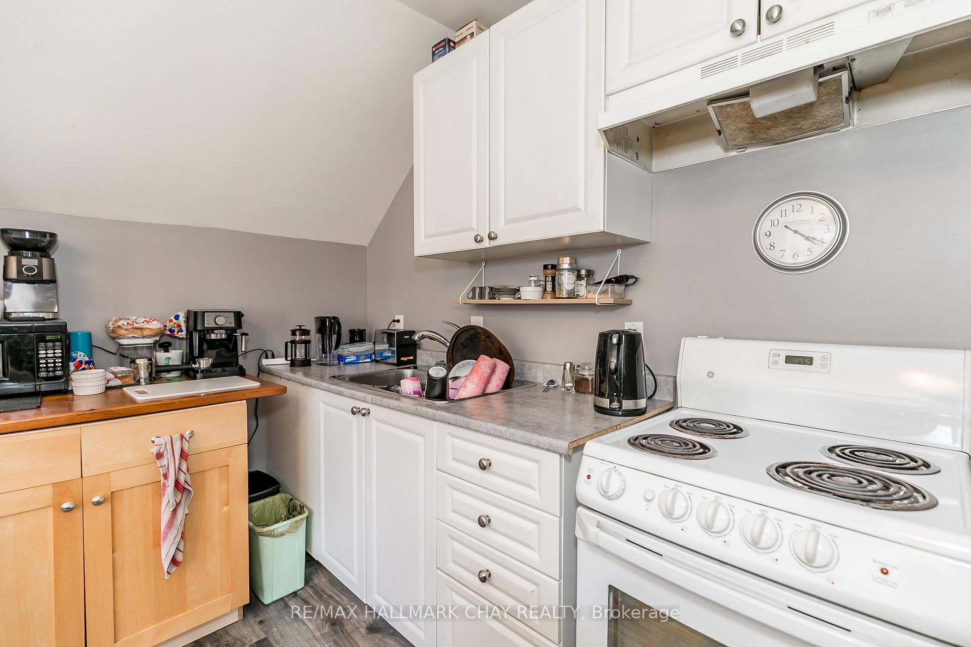 Photo 21 of 226 Queen Street, Midland — HOMEH