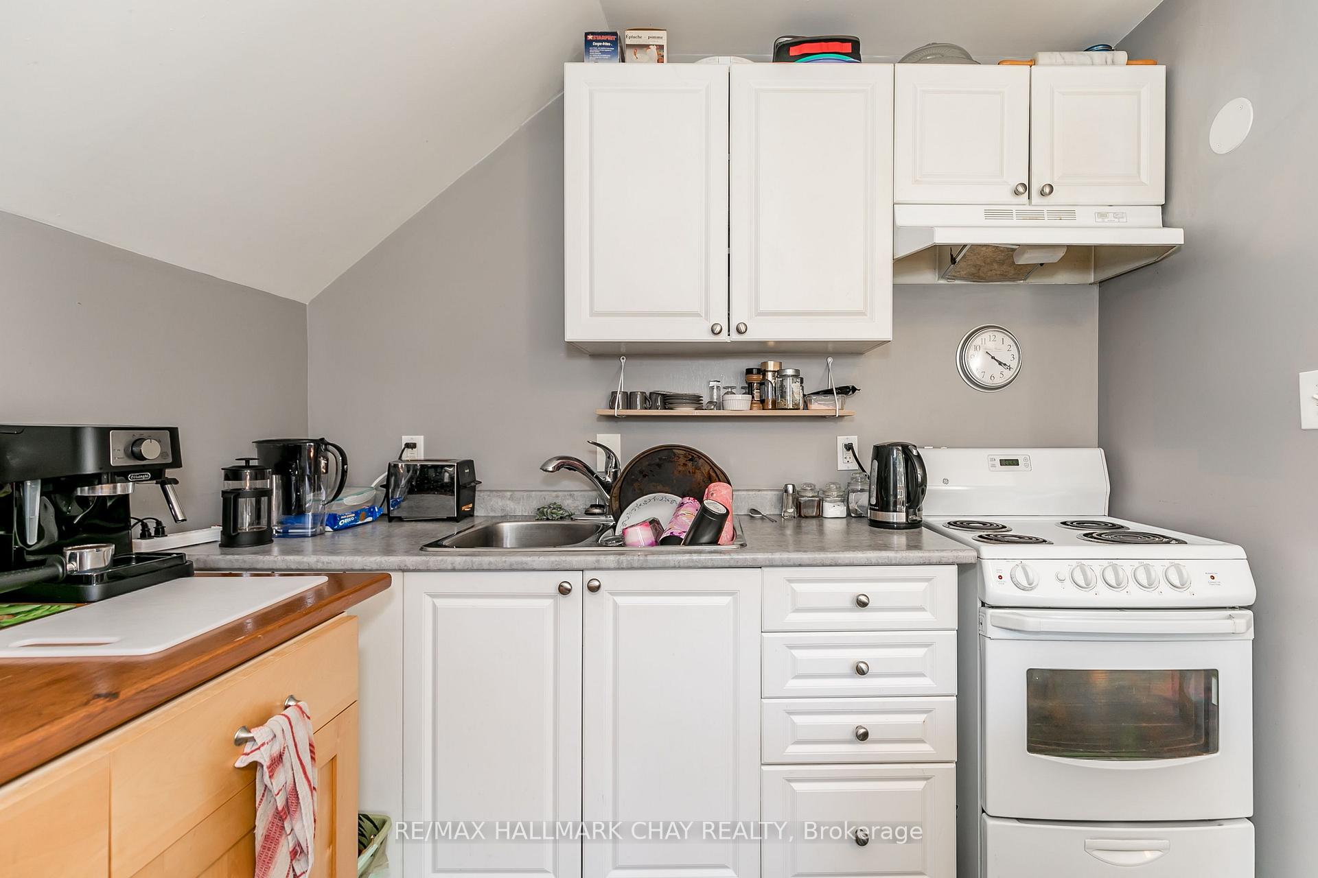 Photo 23 of 226 Queen Street, Midland — HOMEH