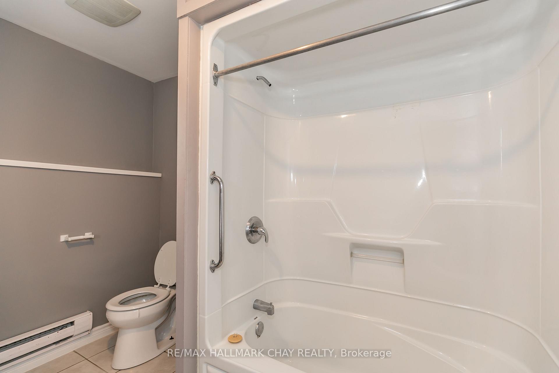 Photo 47 of 226 Queen Street, Midland — HOMEH